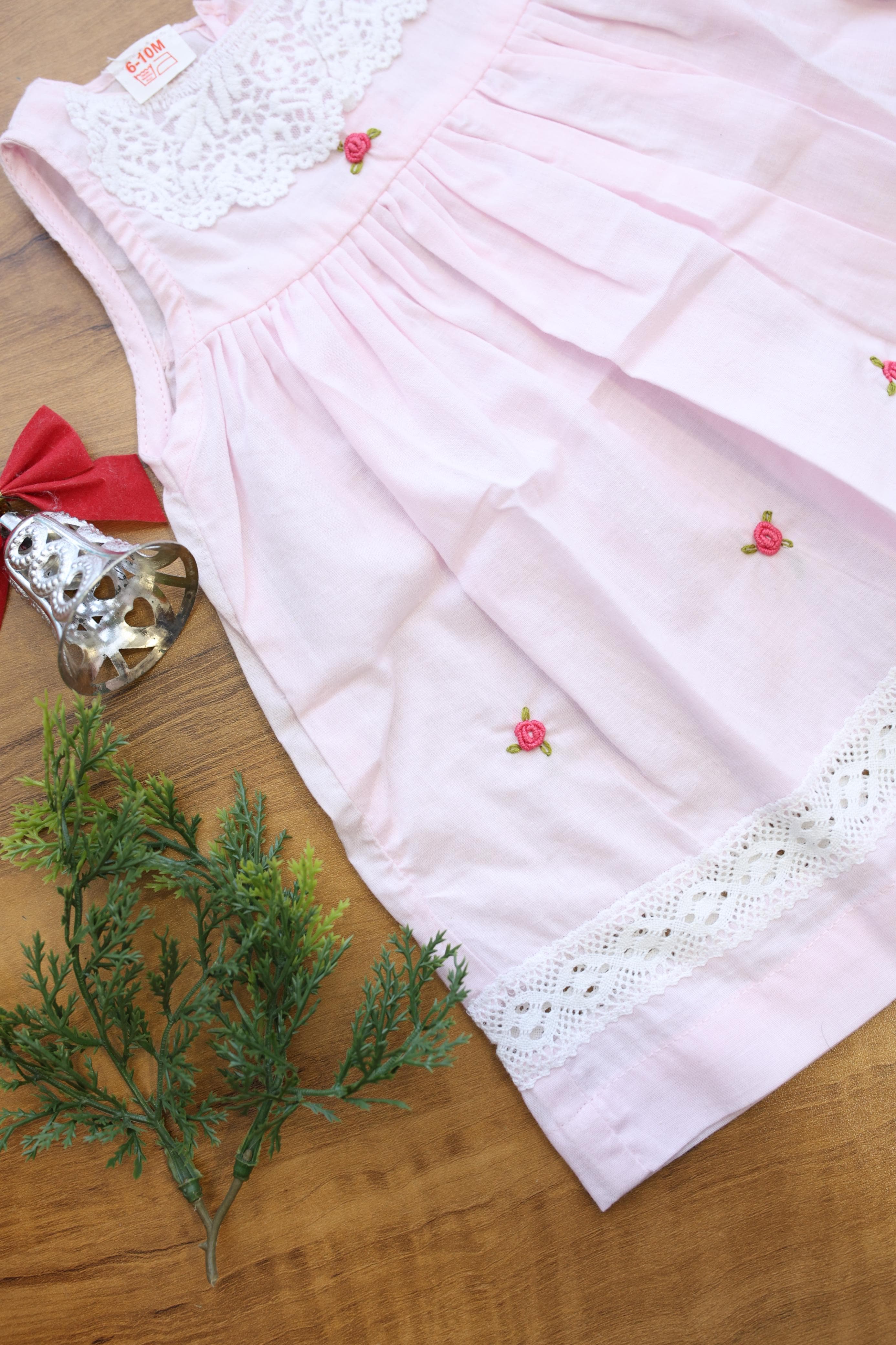 Kids smocked dress 6-10 month - Xmas edition