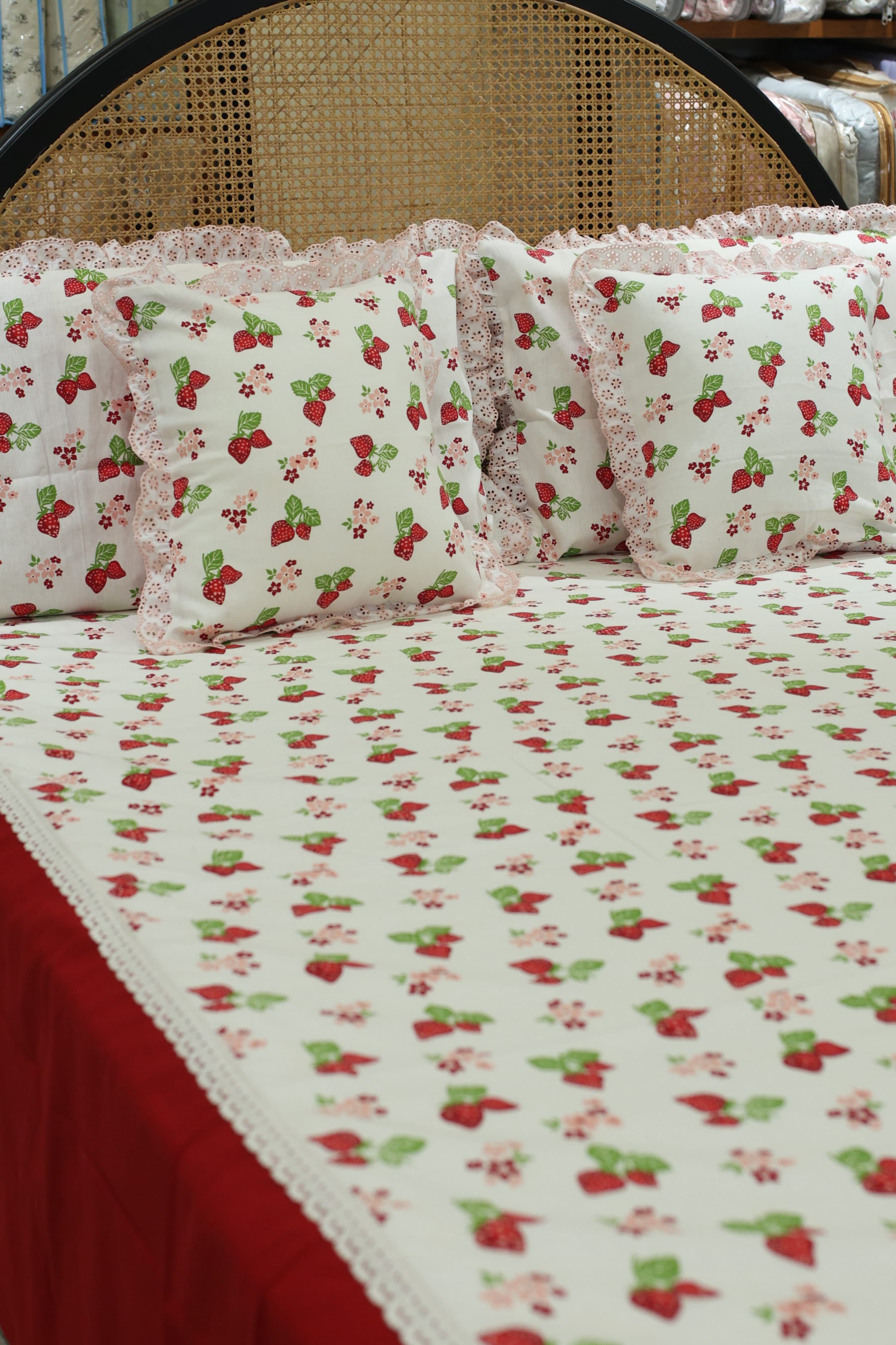 Bedsheets - Premium king floral printed lace bedsheet with cushion covers straberry bud