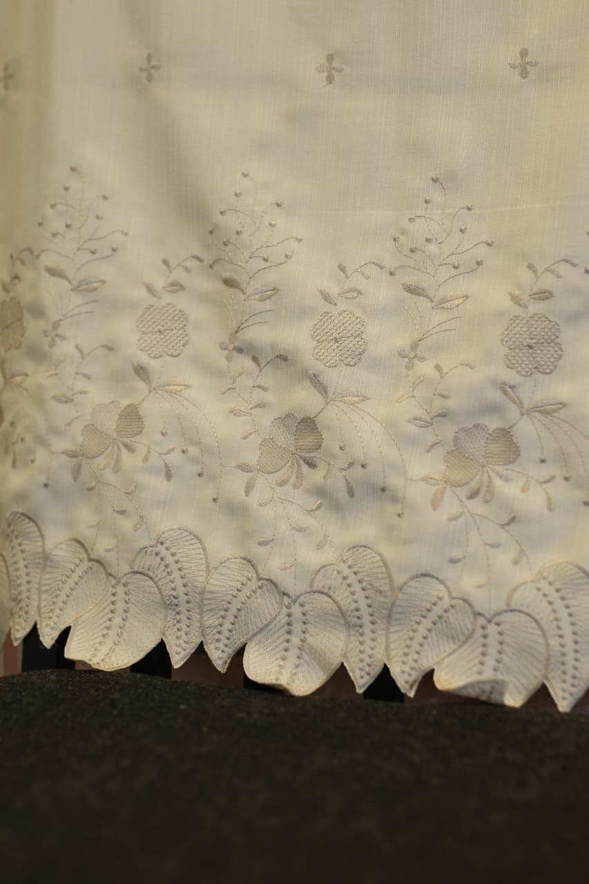 Chair / Sofa back - Embroidery floral