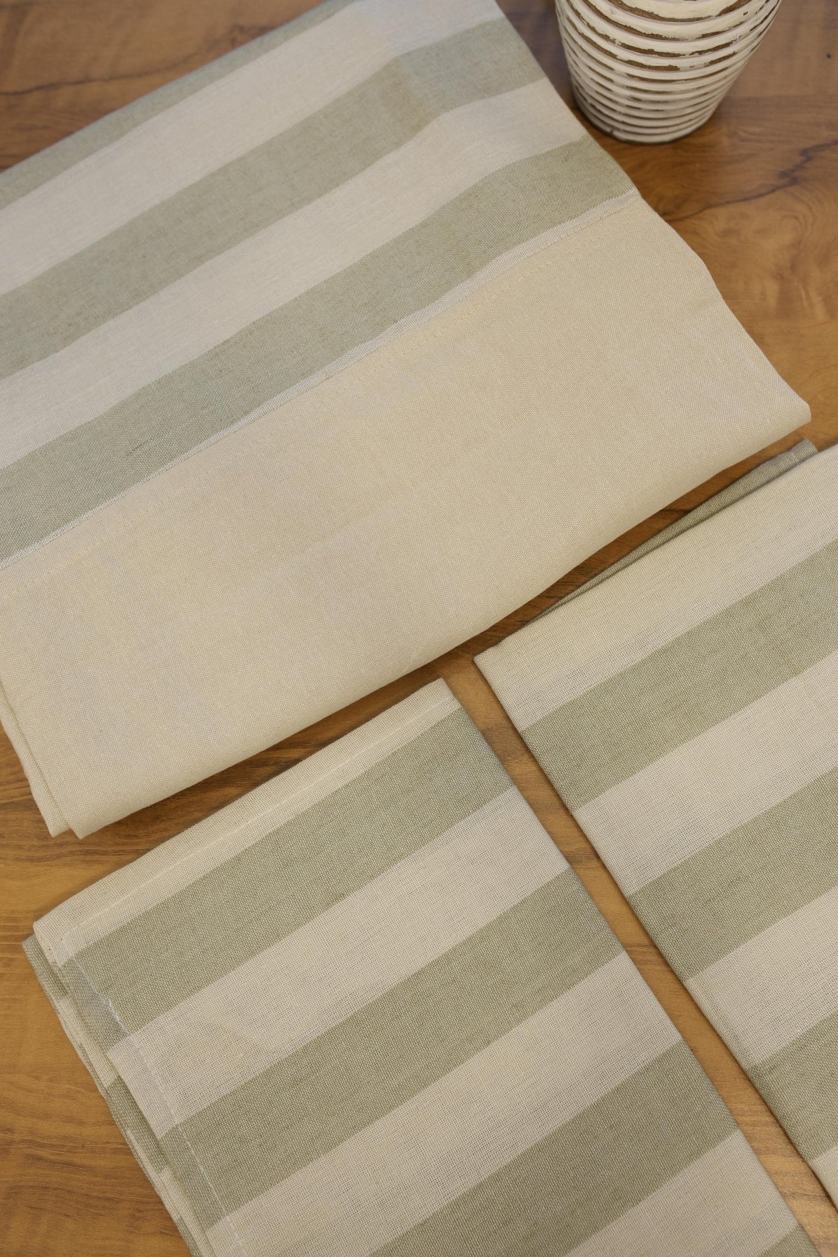 Bedsheets - Queen daily use border bedsheets