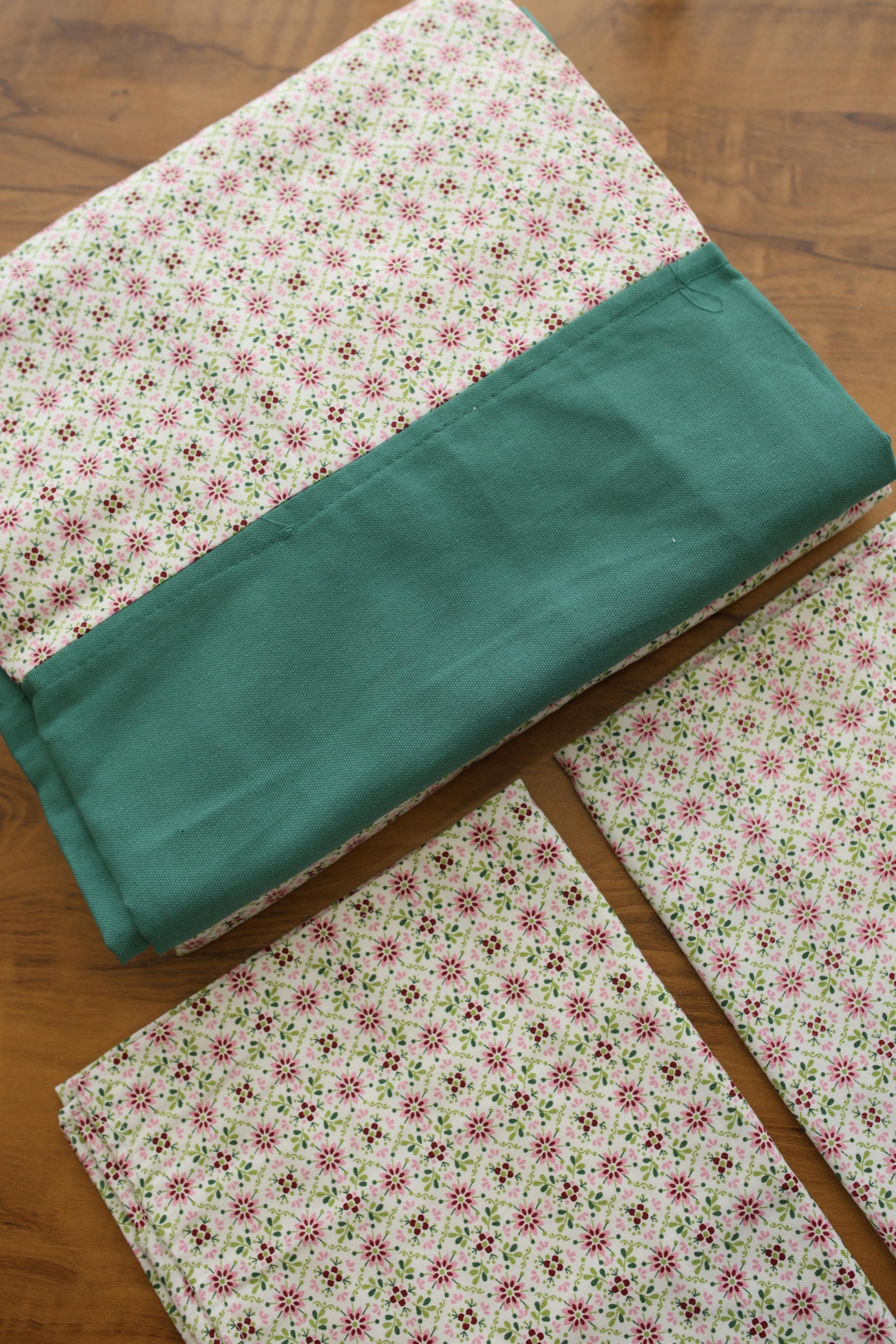 Bedsheets - King daily use border bedsheets