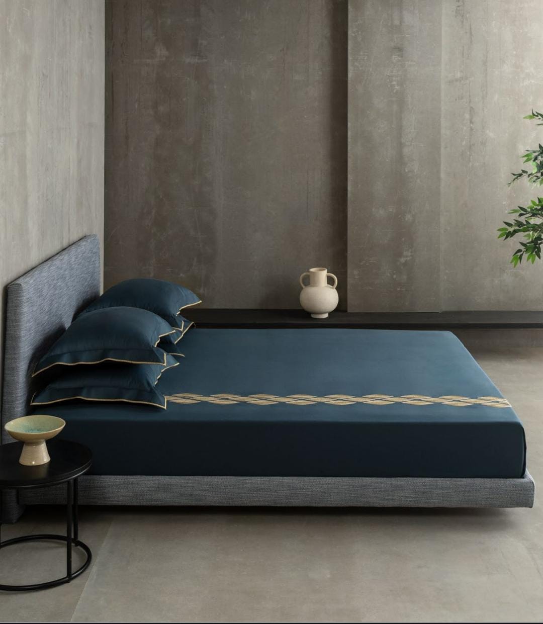 Bedsheets-Premium machine embroidered bedsheets