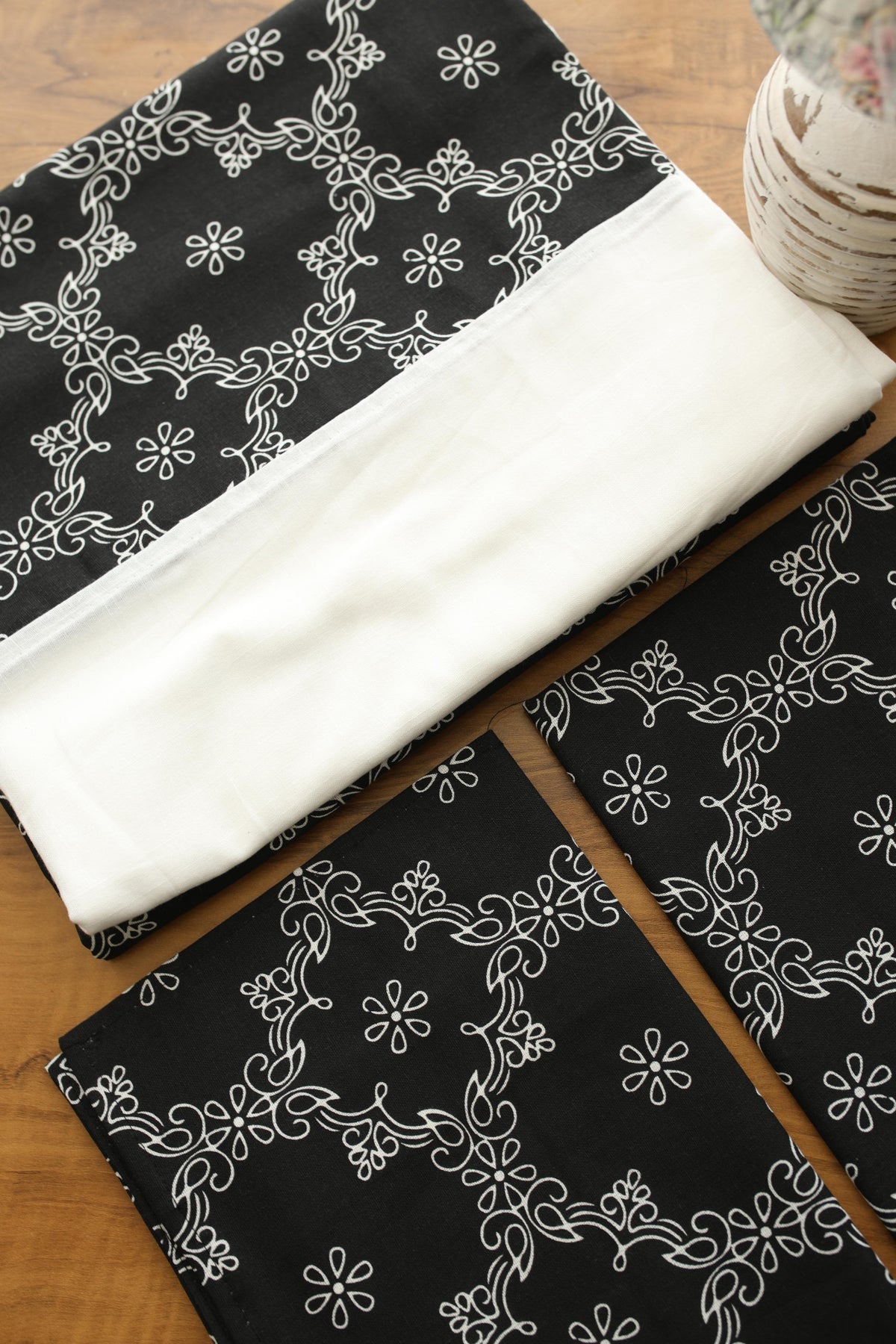 Bedsheets - Queen daily use border bedsheets