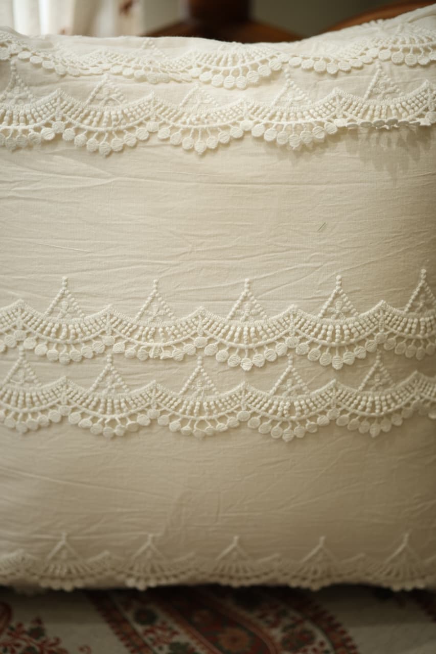 Cushion covers - 16*16 inches lace