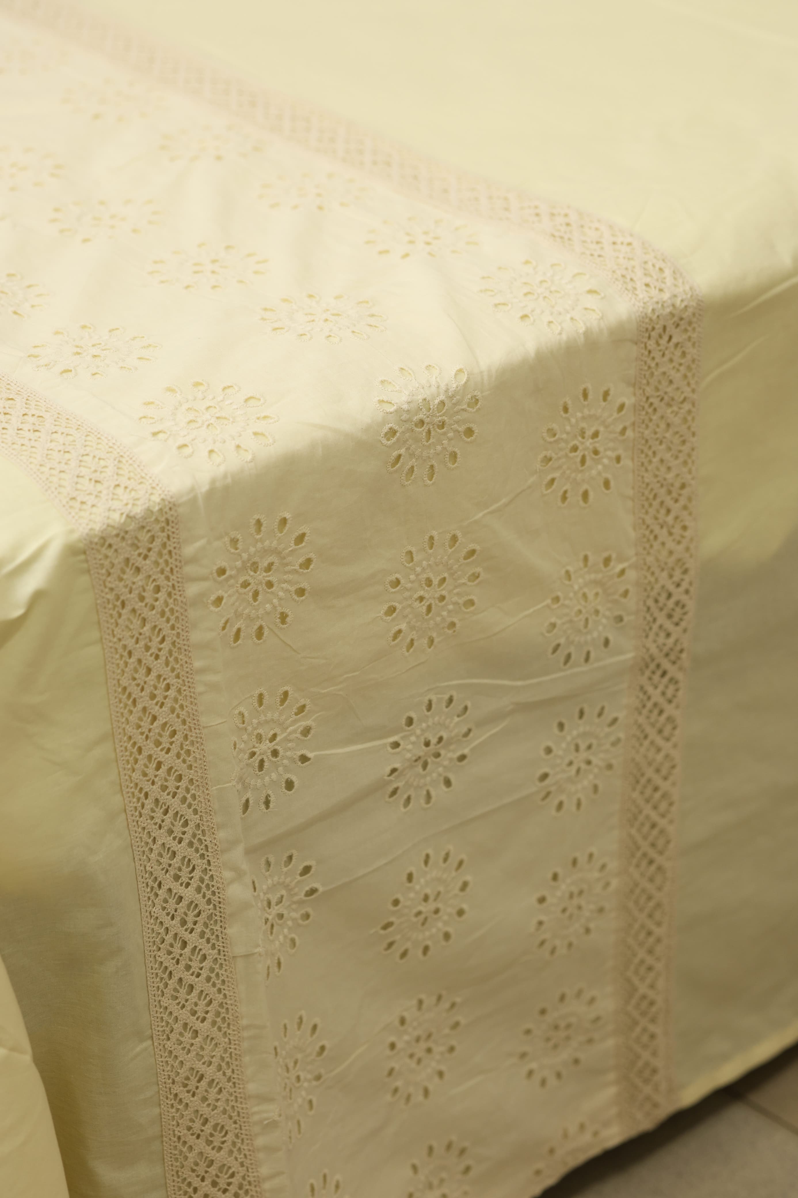 Bedsheets - Premium designer king bedsheets dd lace