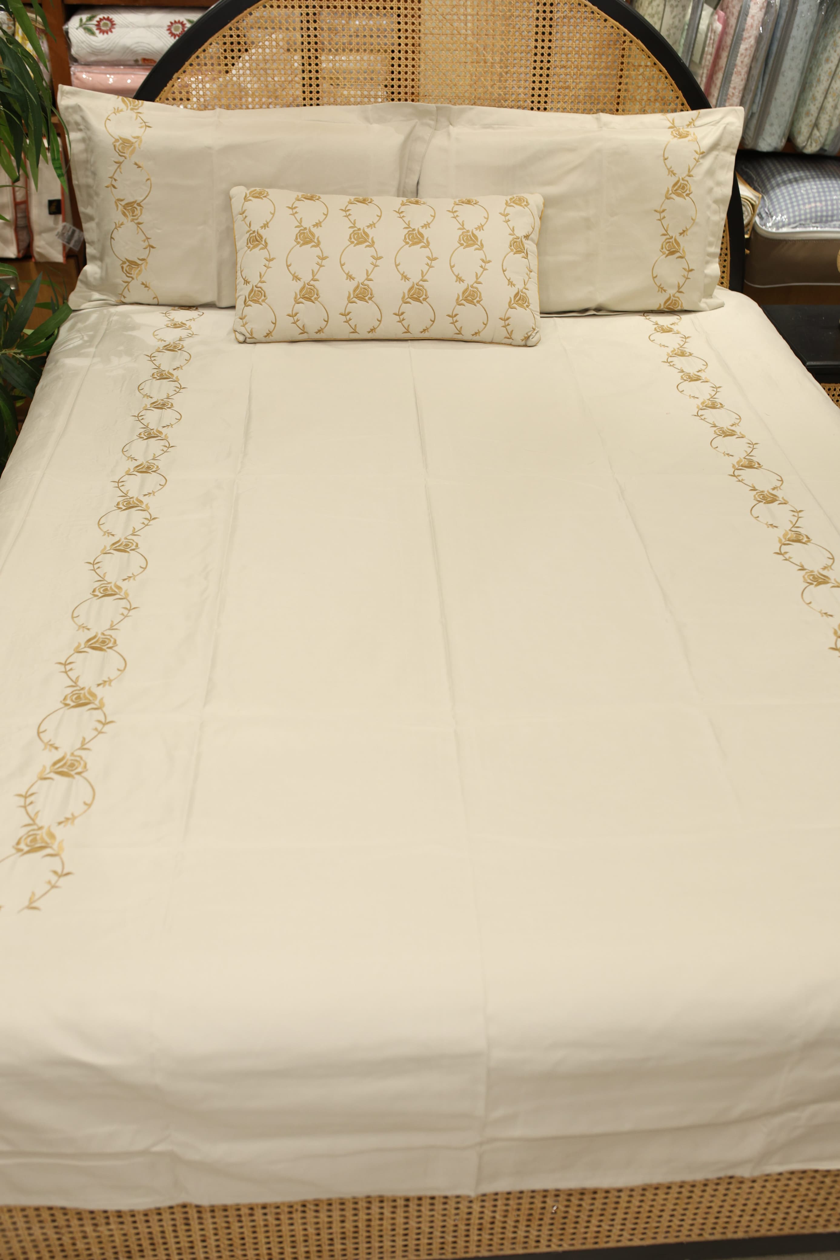 Bedding set Embroidery - King size