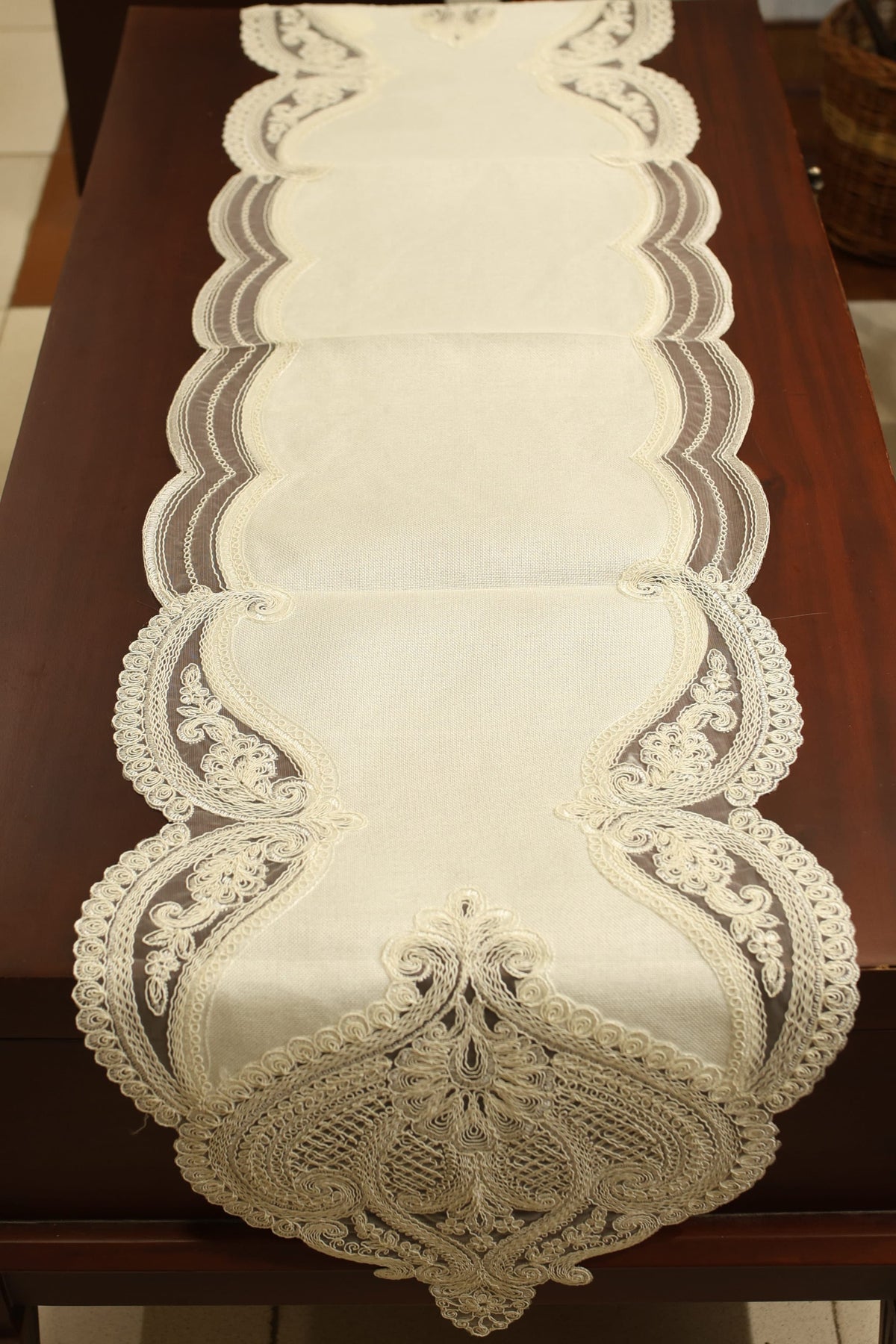 Table Runner - Silky runner - 6 seater
