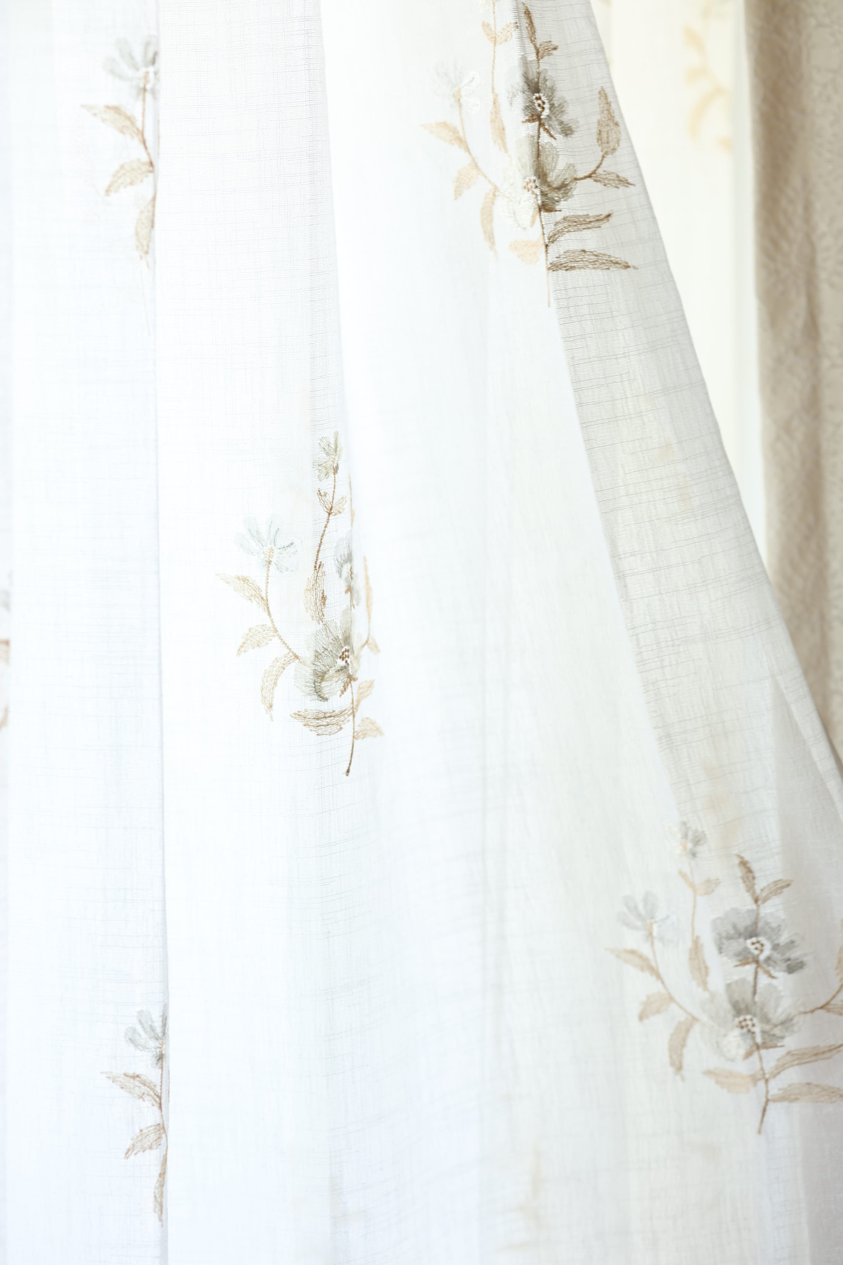 Floral embroidery sheer Curtain : Valley shine