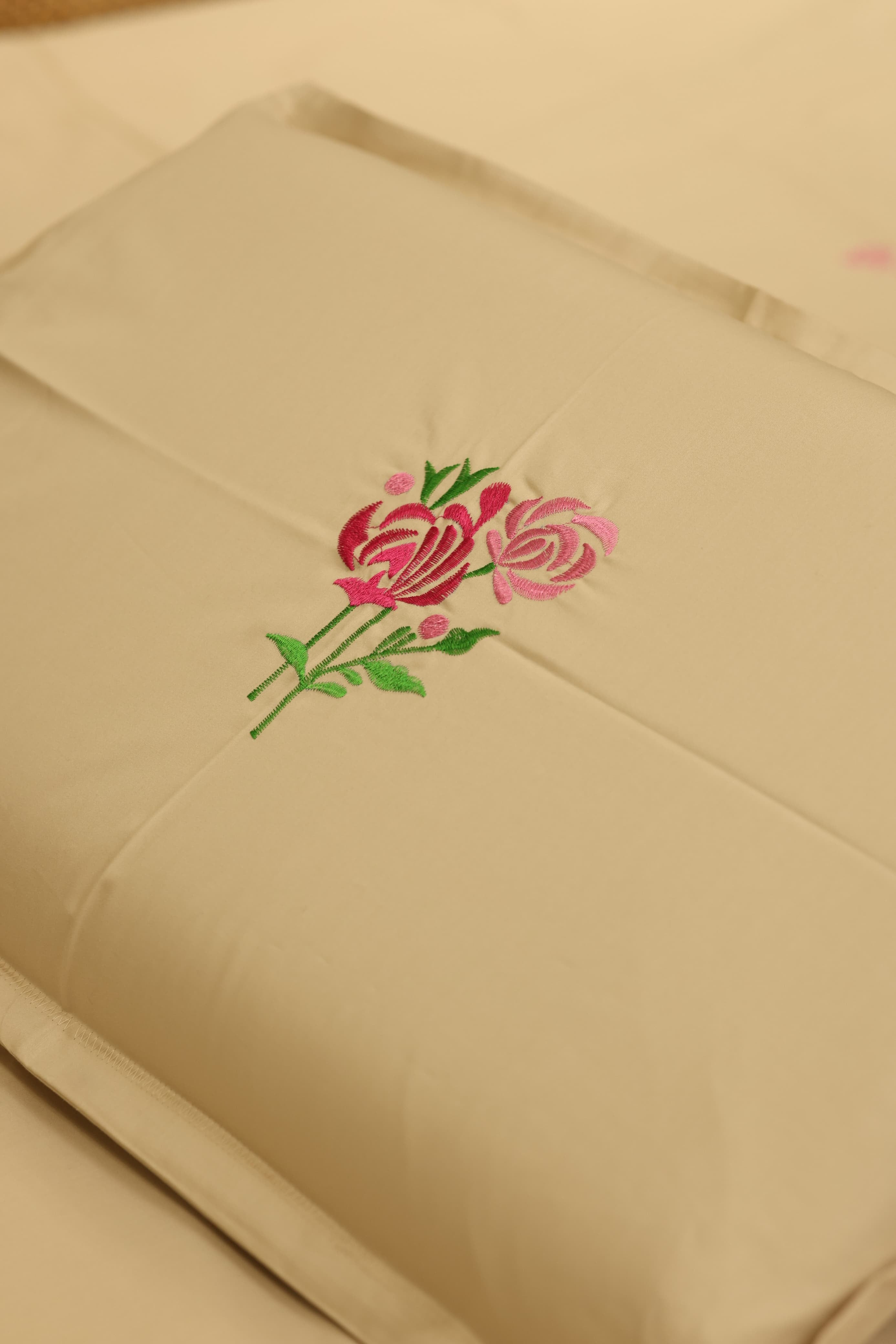 Bedsheets - King Premium Machine embroidery bedsheets MEK