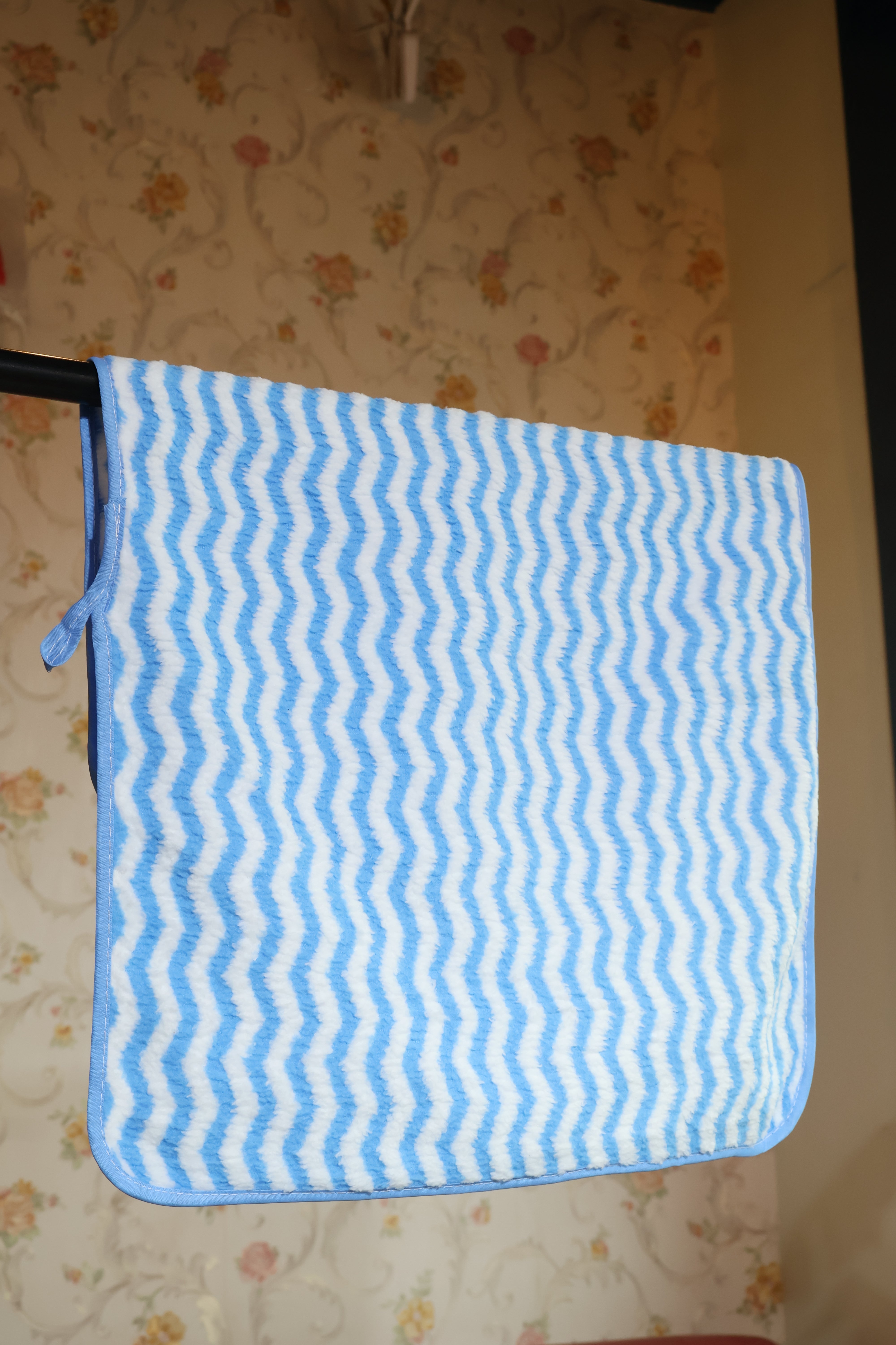 Hand towel(38cm *58cm)With Hanging Loop