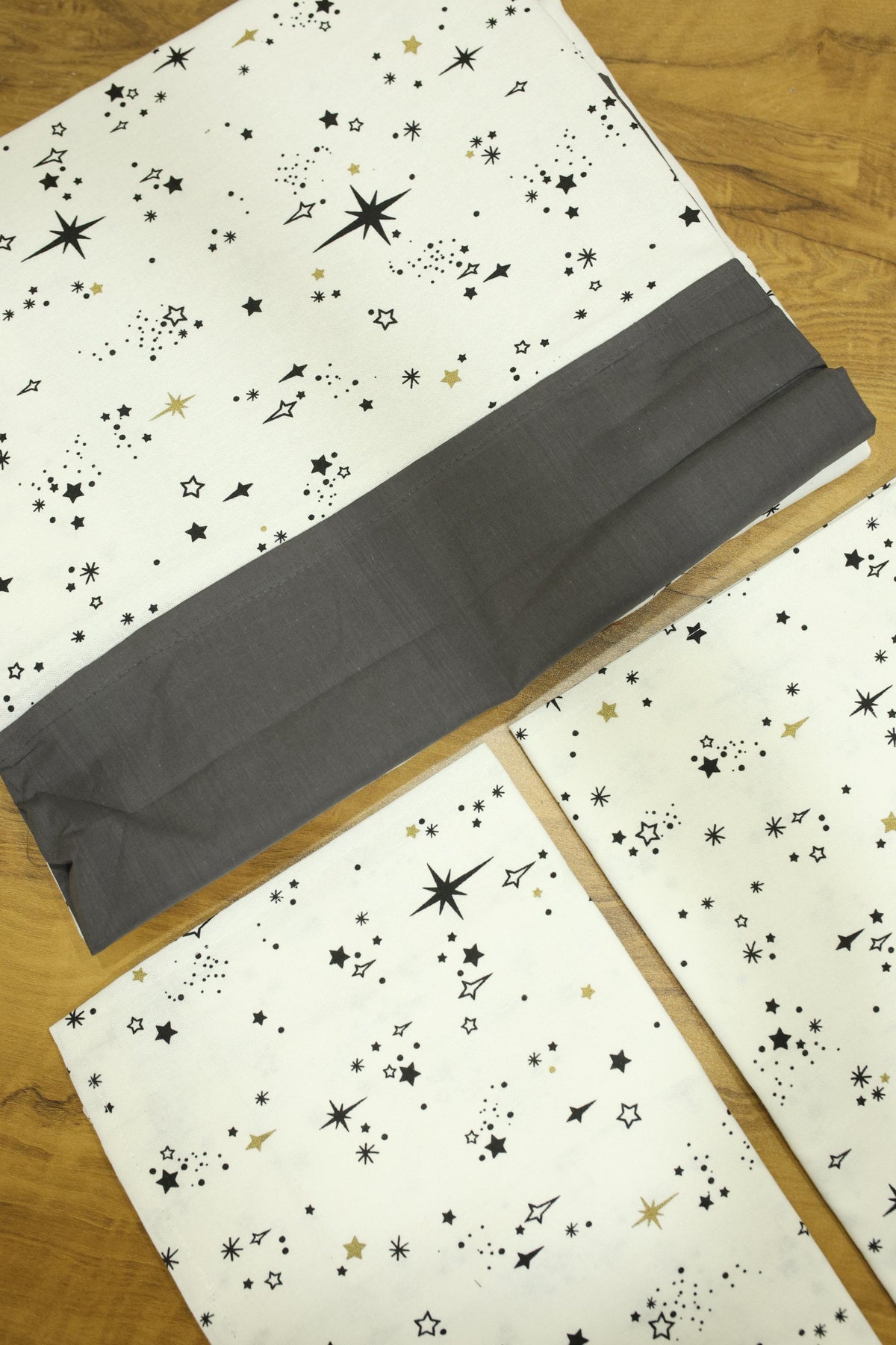 Bedsheets - Queen daily use border bedsheets