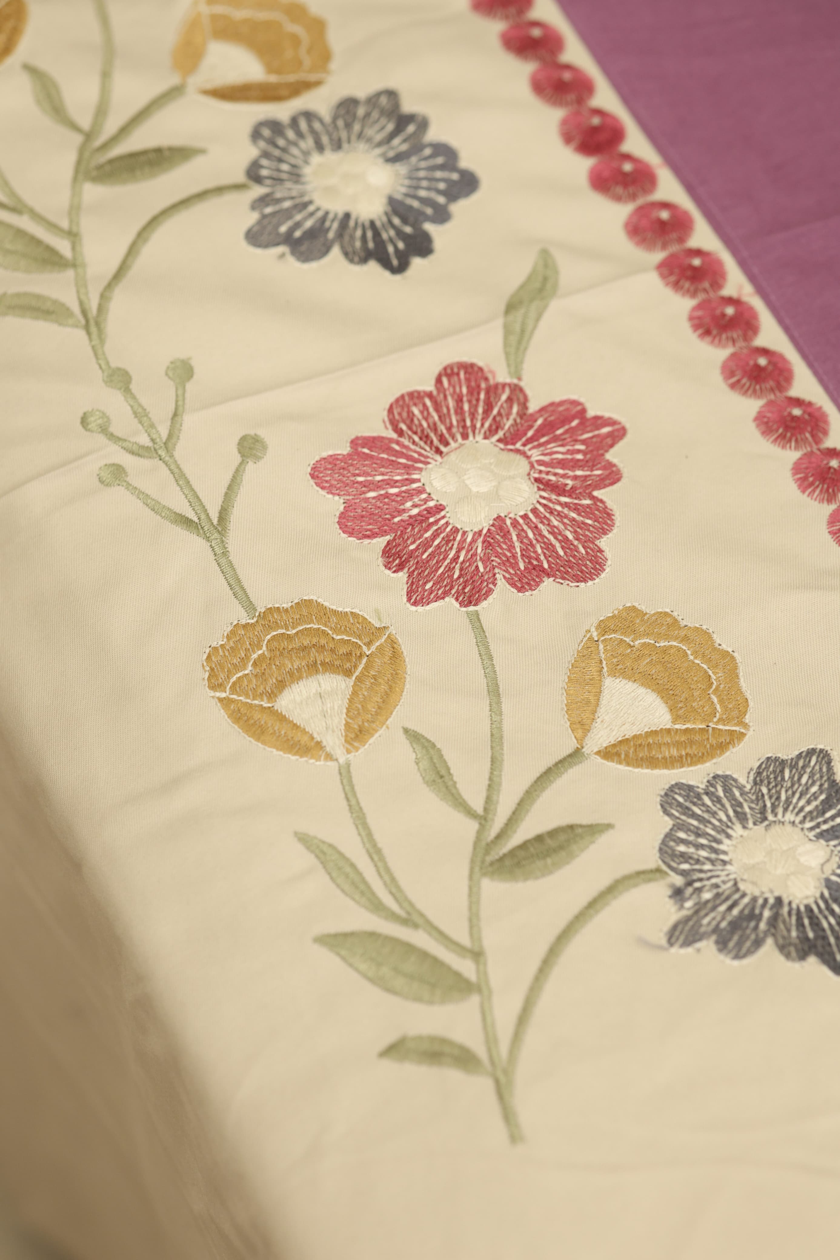 Full bedding set - King Premium embroidery 5 pcs set