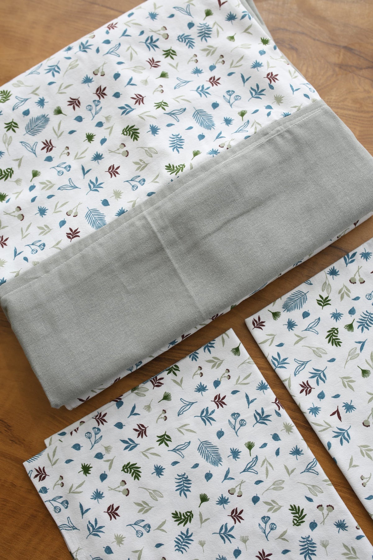 Bedsheets - King daily use border bedsheets
