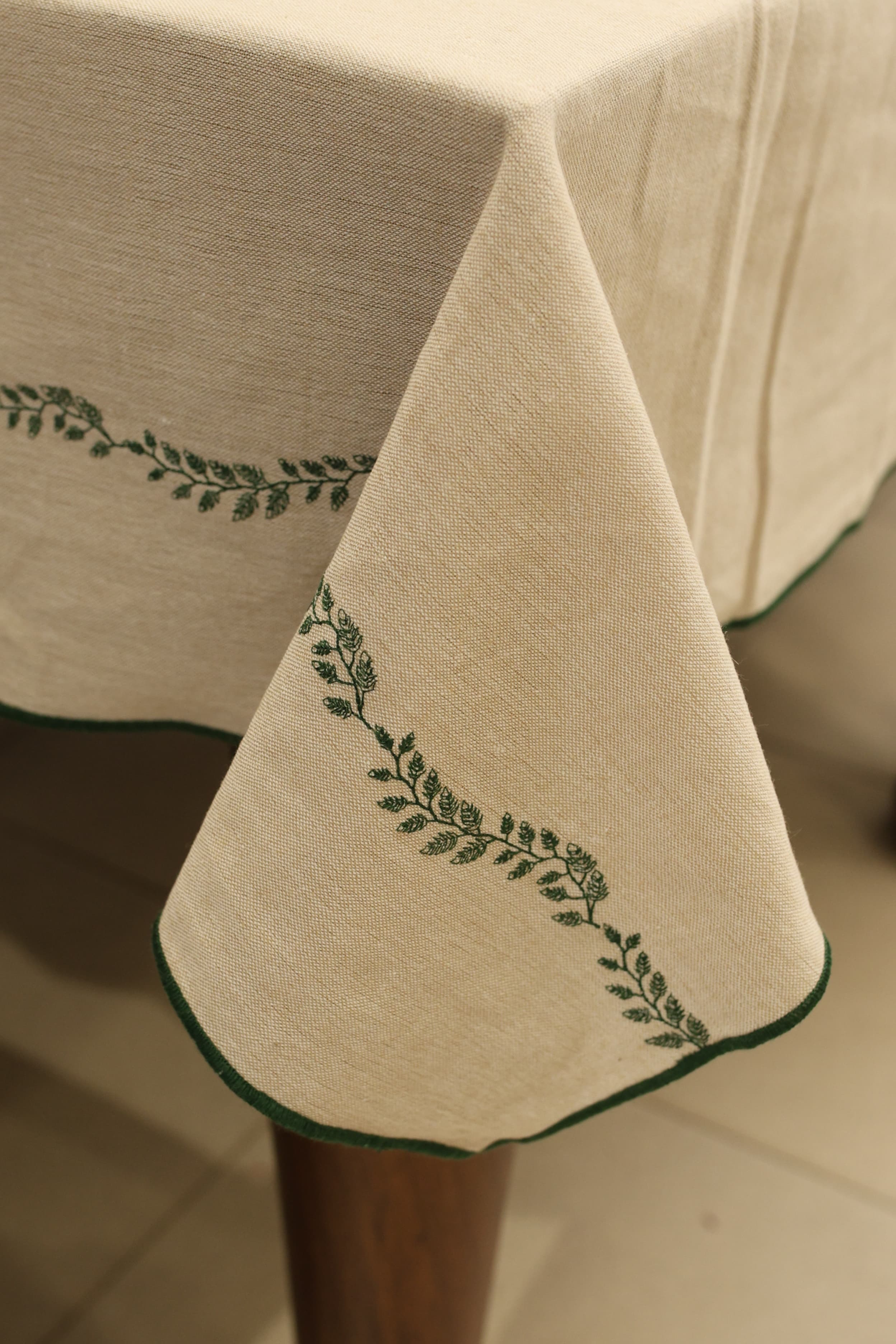 Table cloths - 6 seater Xmas edition