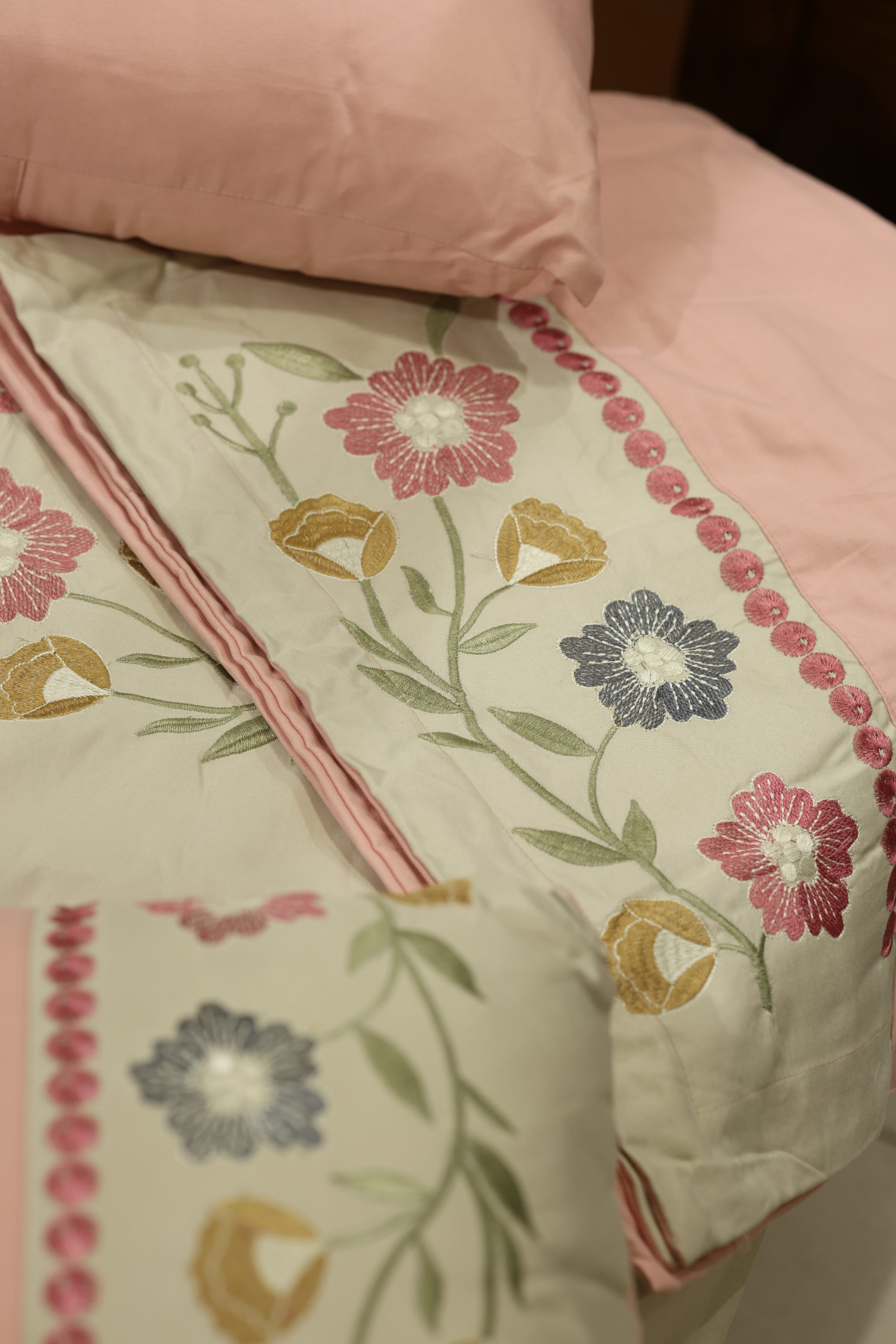 Full bedding set - King Premium embroidery 5 pcs set