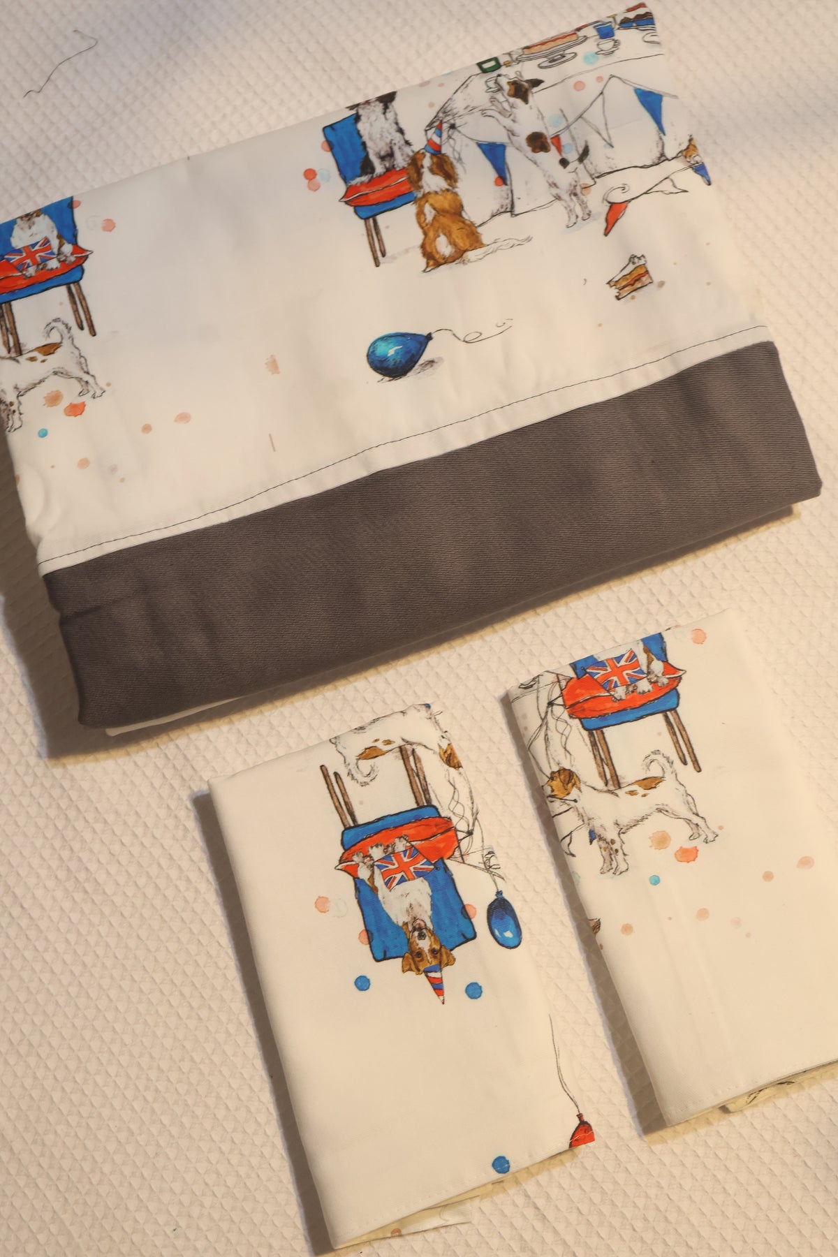 Bedsheets-Queen daily use border bedsheets