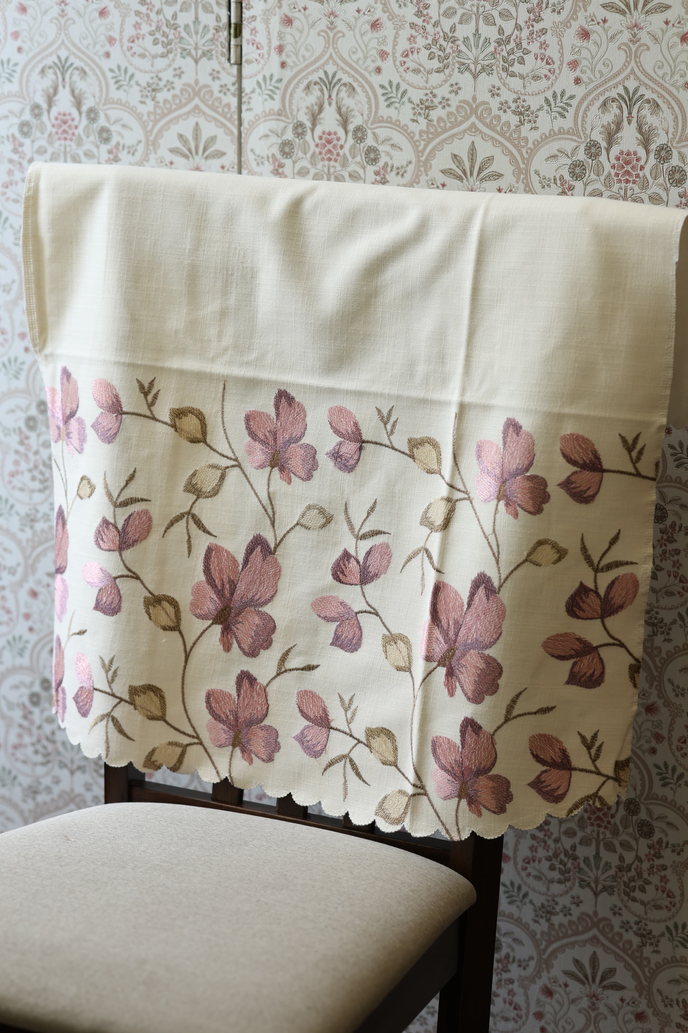 Chair / Sofa back - Embroidery