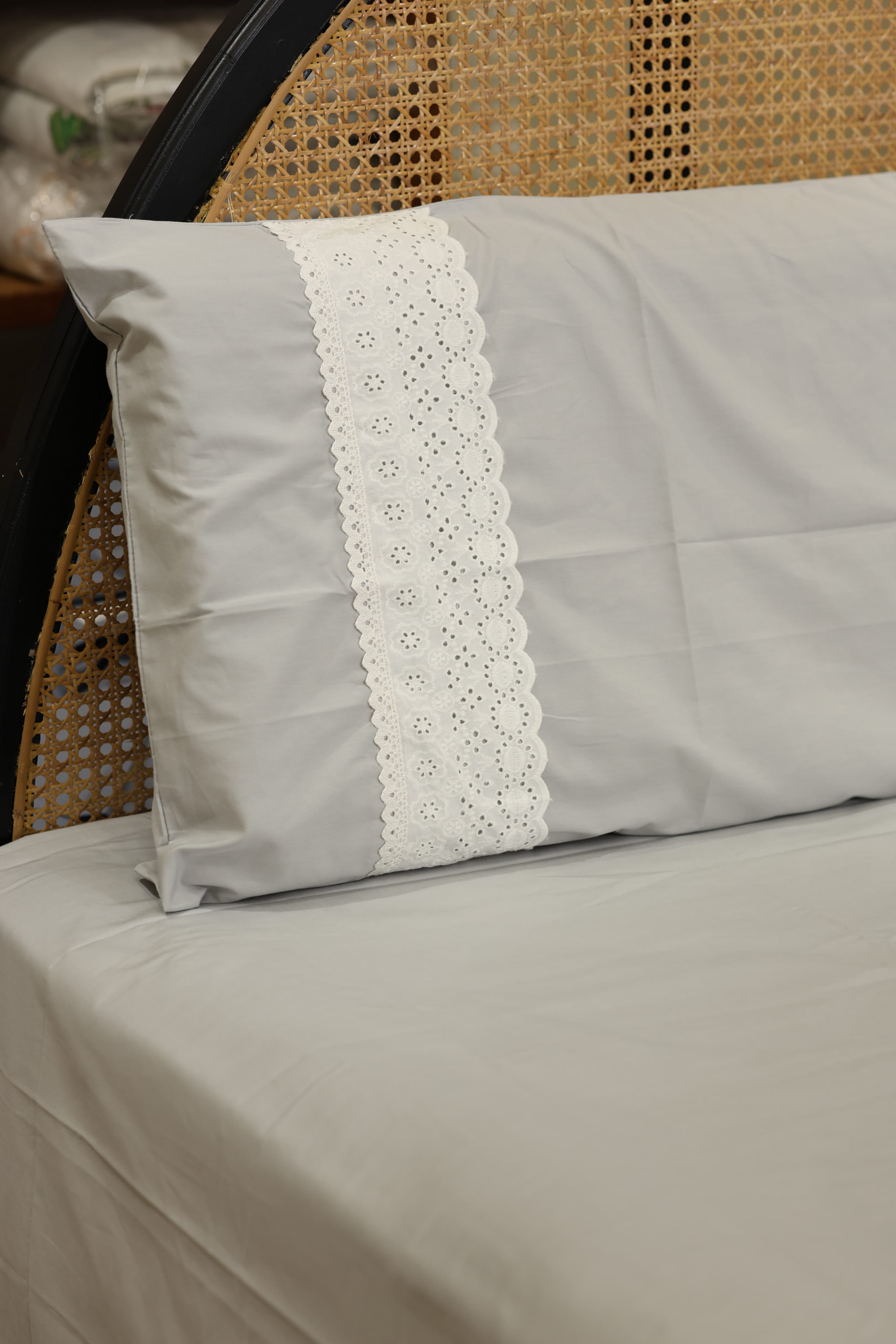 Premium Soft Cotton Lace Bedsheet Set – King Size
