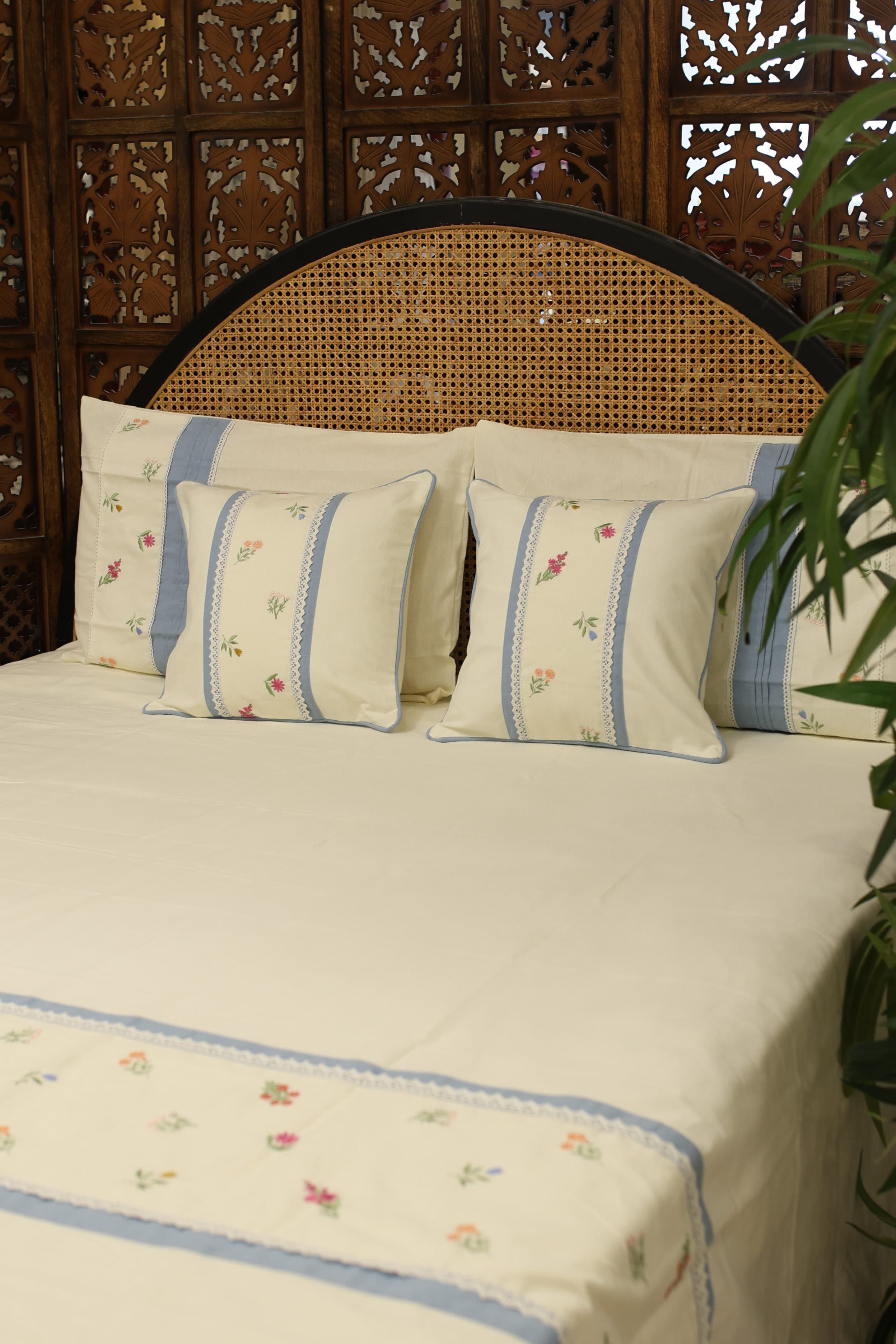Bedsheets - King premium Machine Embroidery Bedsheet multi