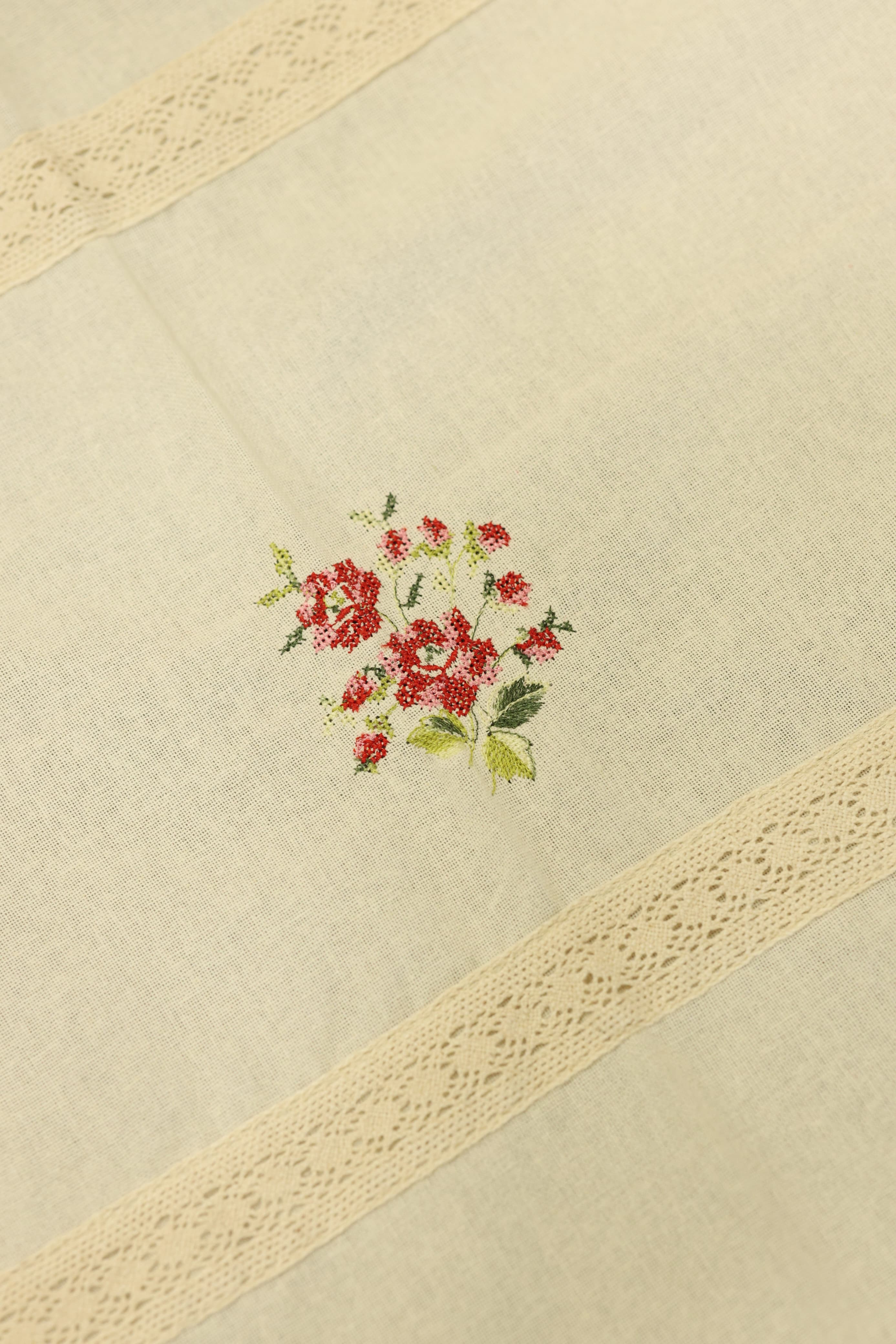Table cloth - 6 seater cross stitch embroidery