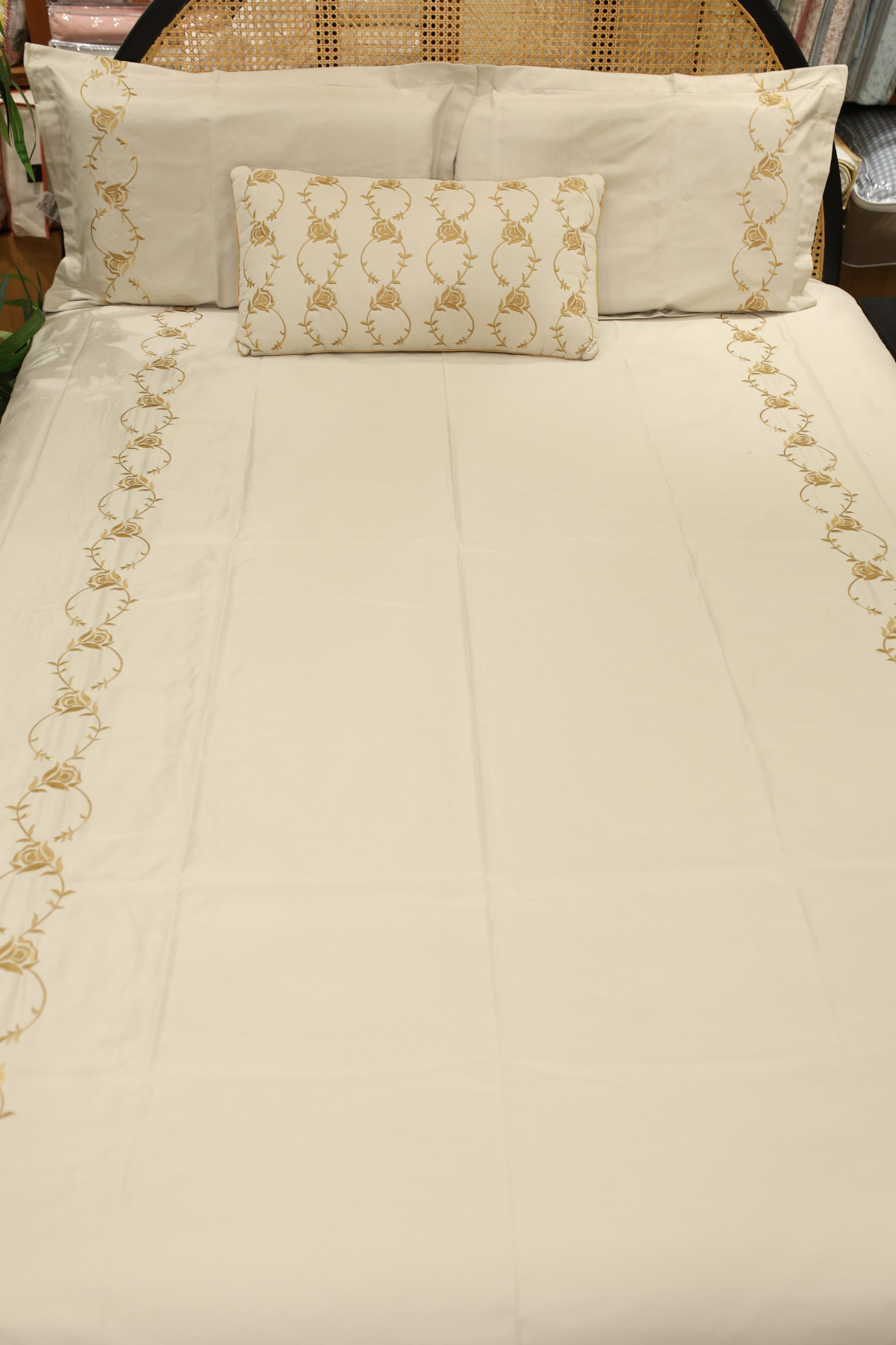 Bedding set Embroidery - King size