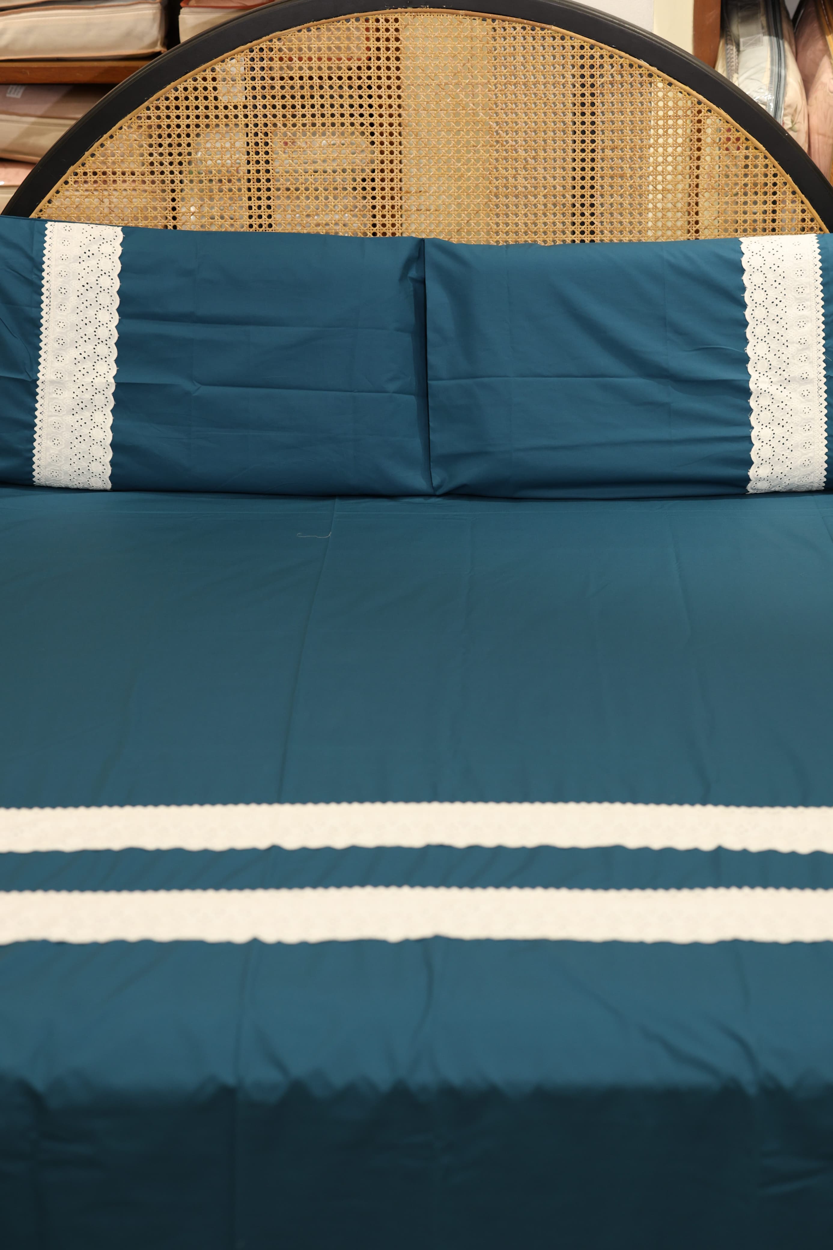 Premium Soft Cotton Lace Bedsheet Set – King Size