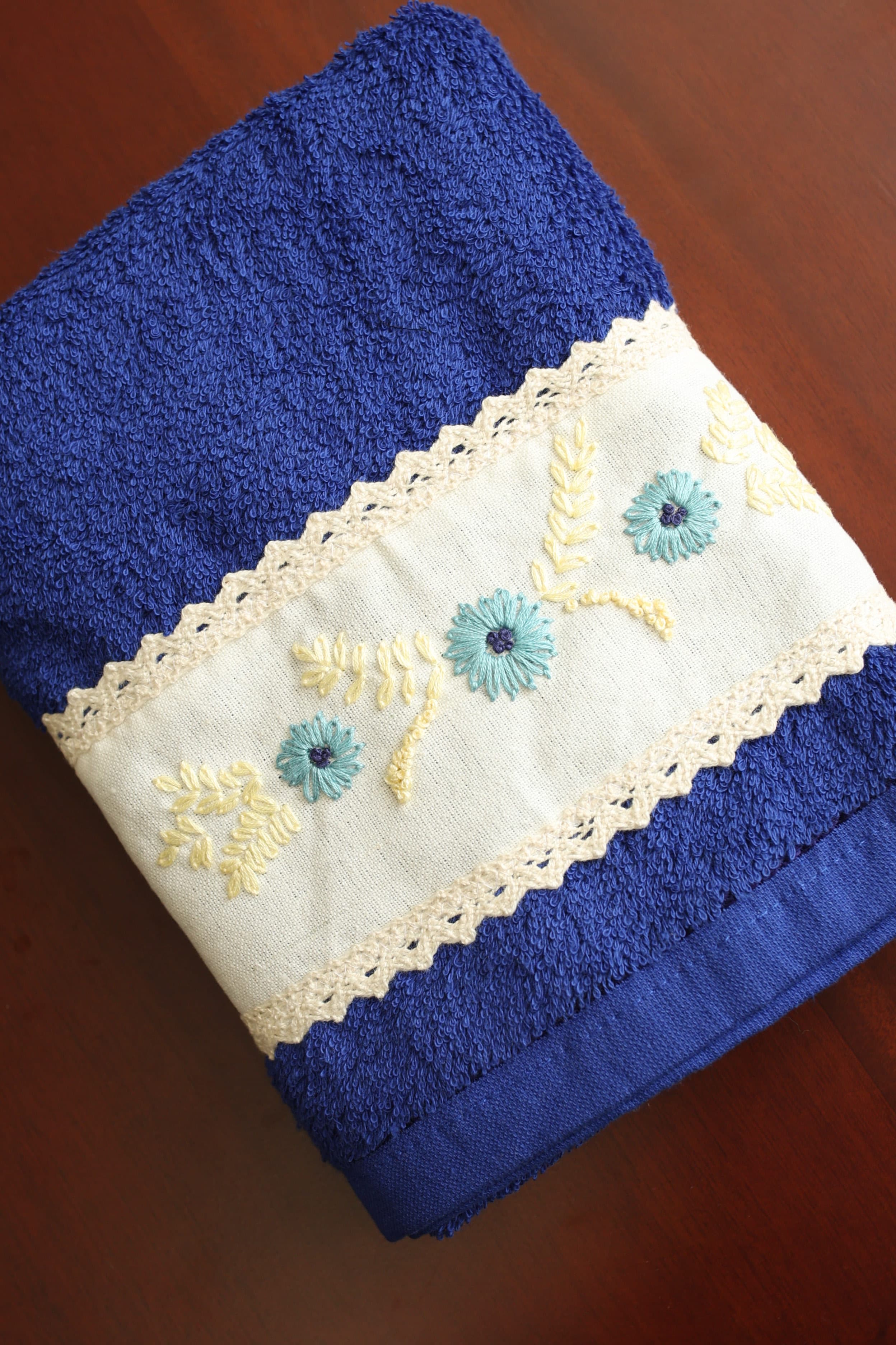 Towels:Embroidered Turkey towels