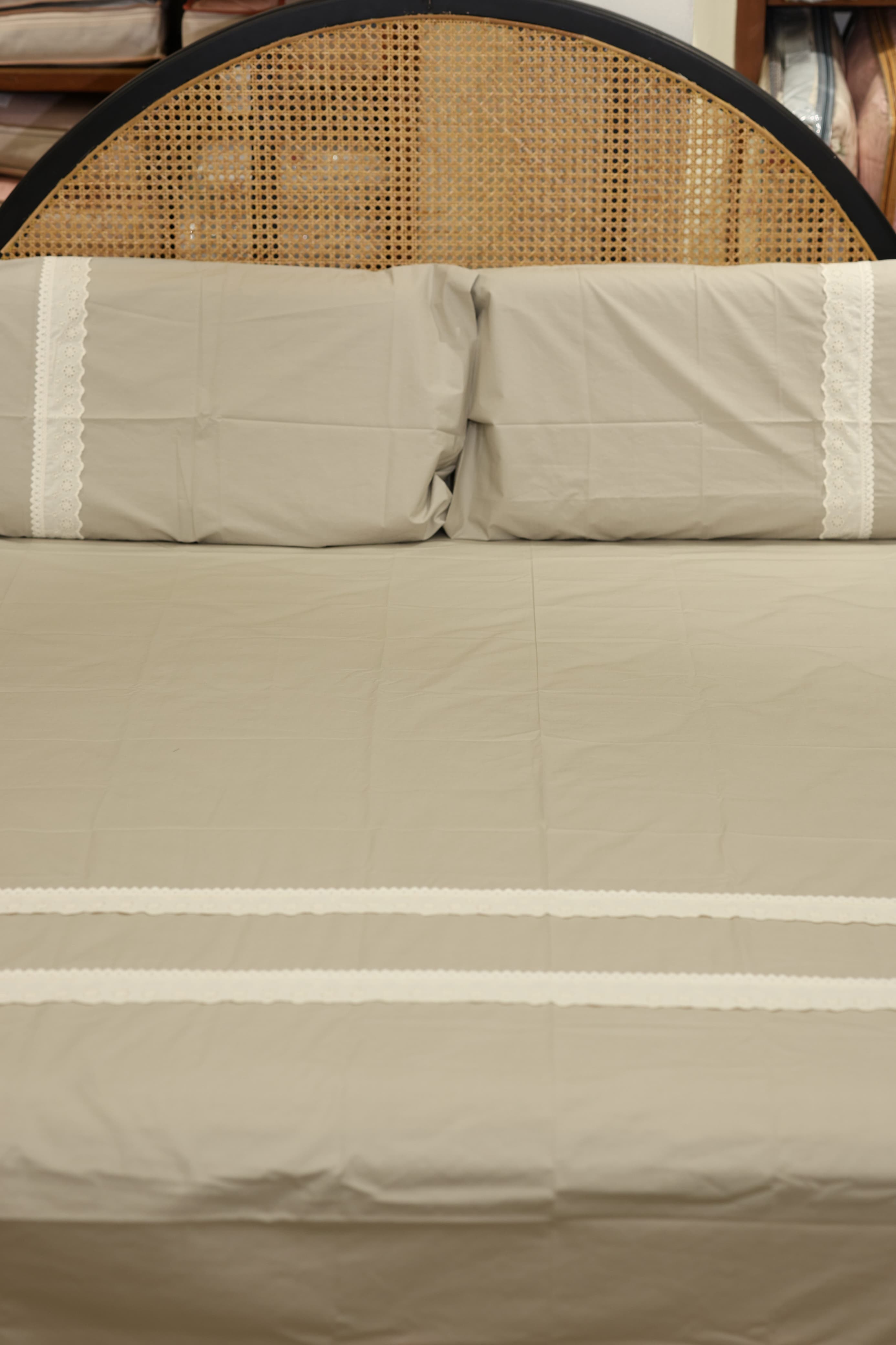 Premium Soft Cotton Lace Bedsheet Set – King Size