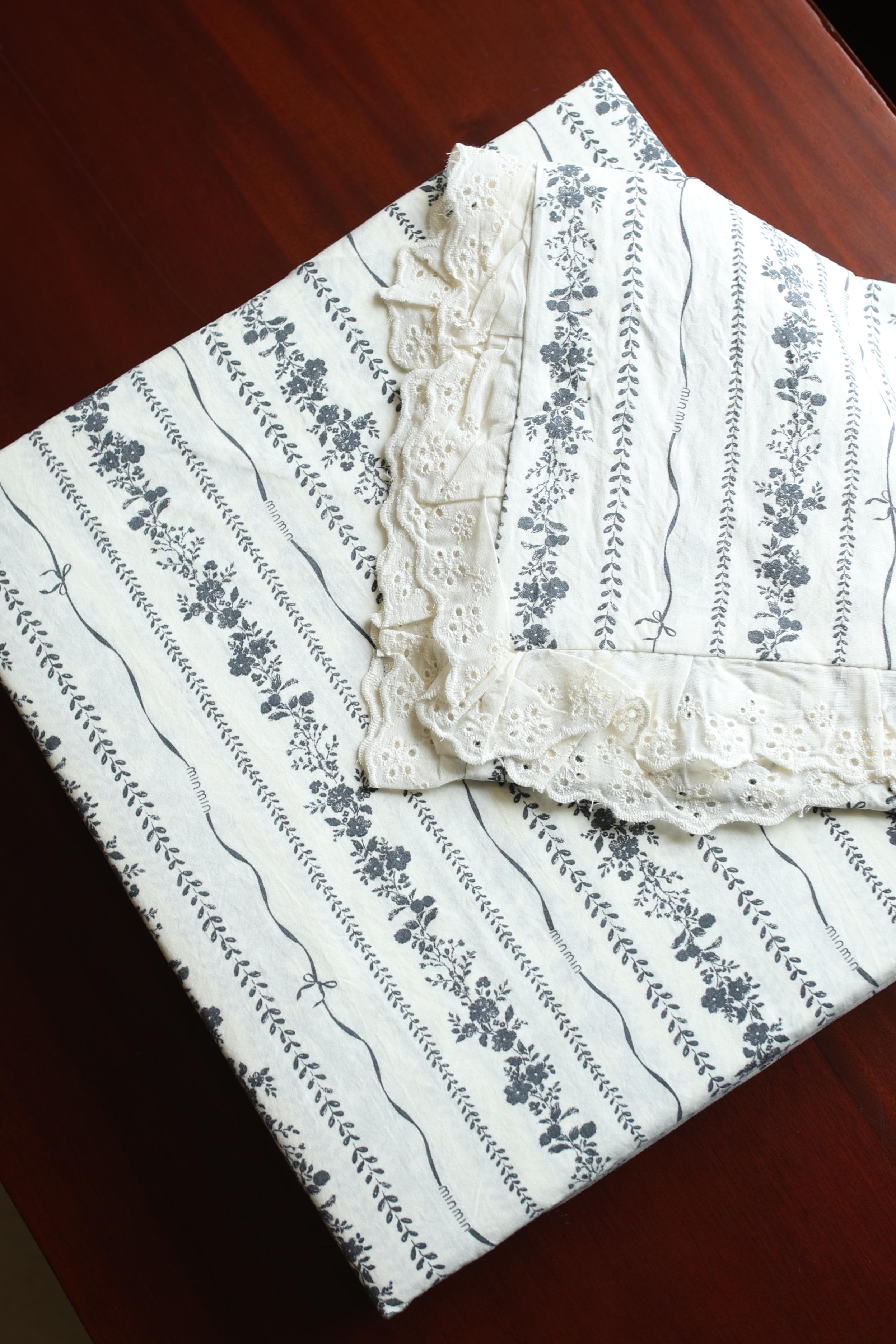 Bedsheets - Premium King soft cotton lace bedsheets majestic