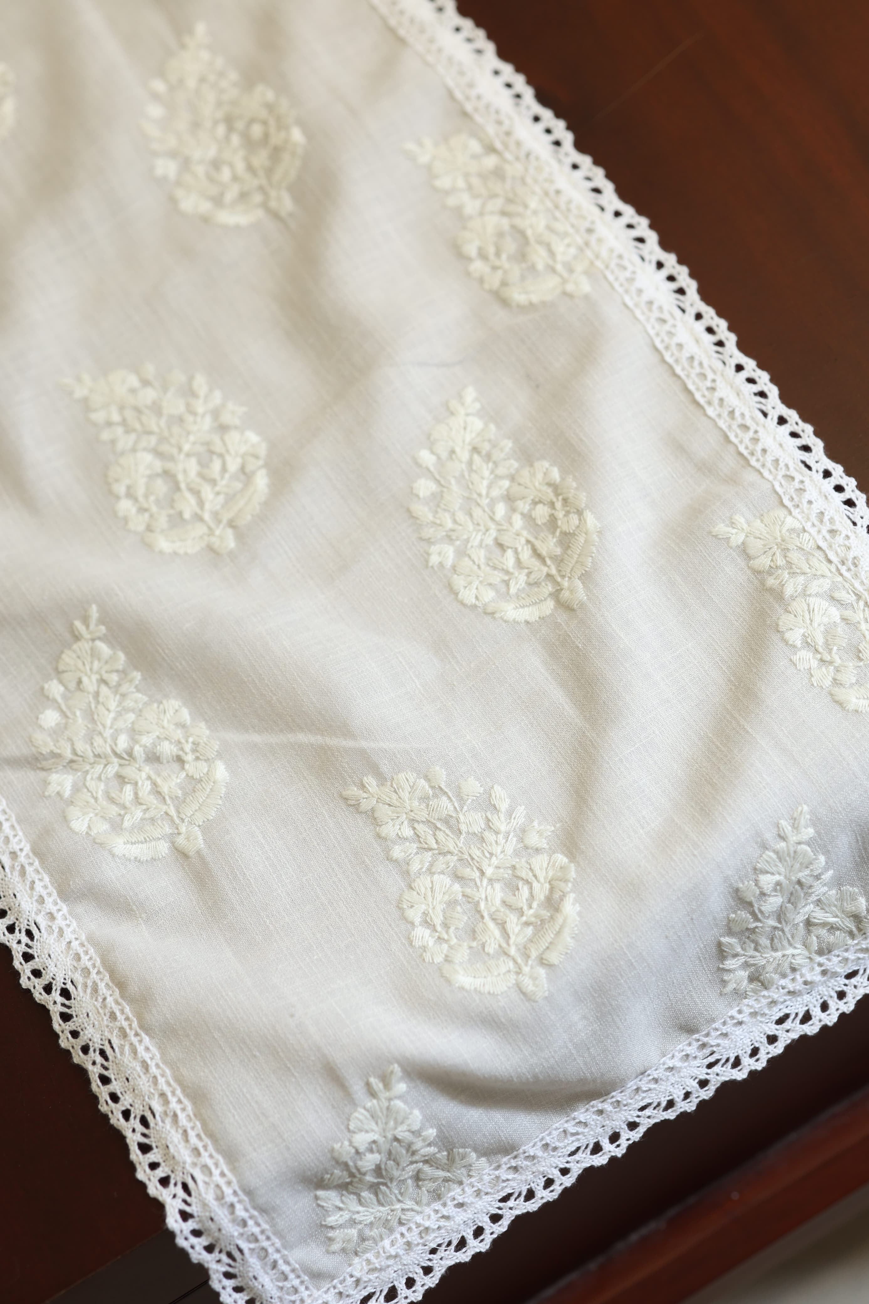 Table Runners - 6seater  embroidery runner