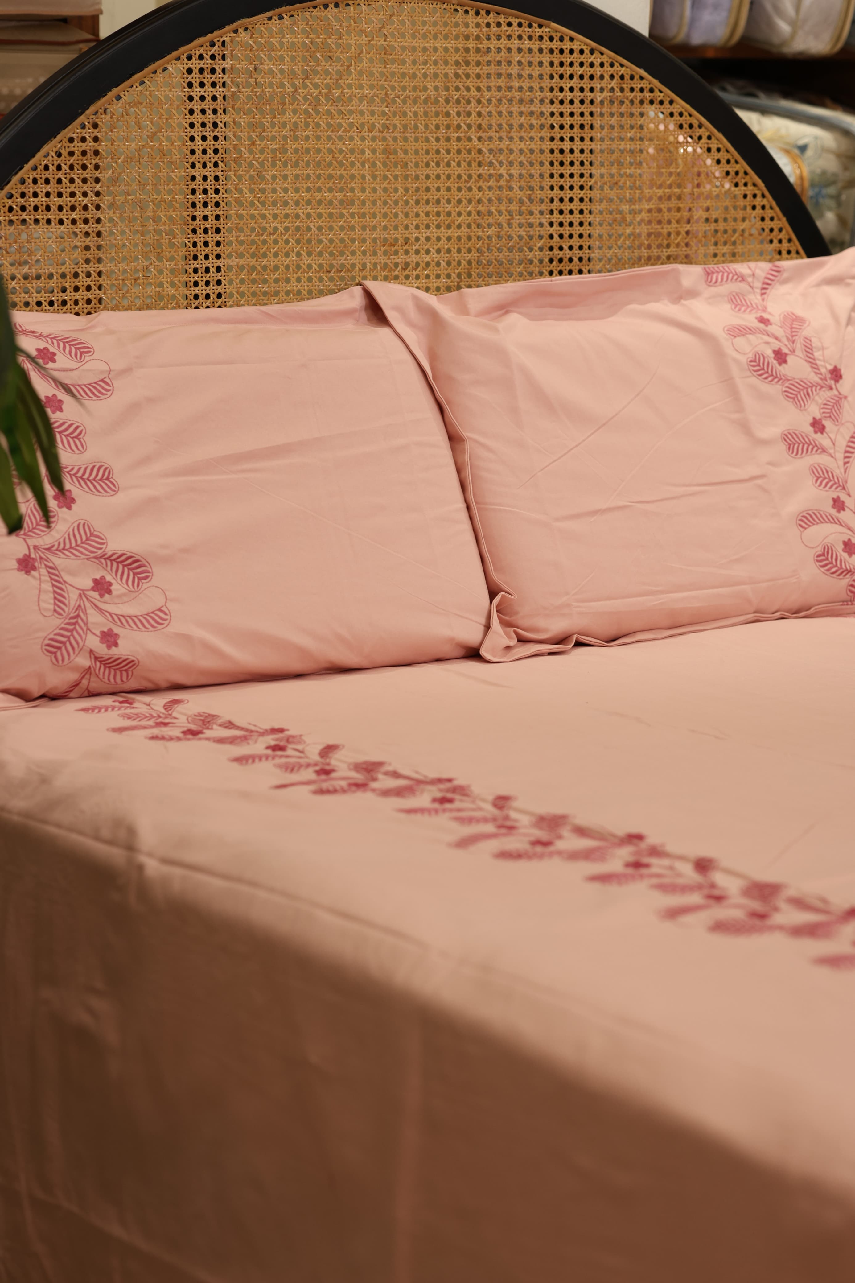 Elegant Embroidery Queen Bedsheet Set MEQ