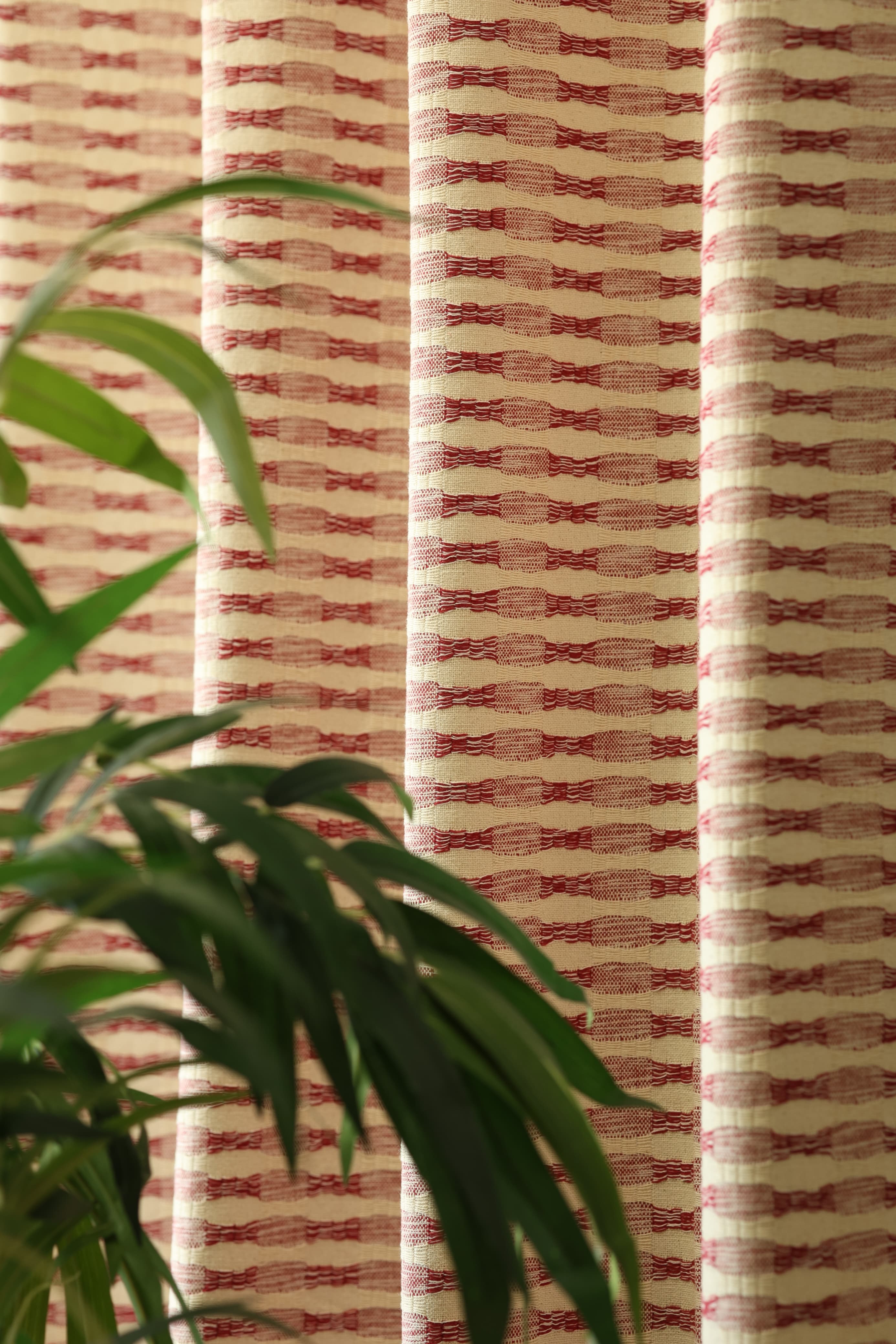 Curtains - Opaque curtains red