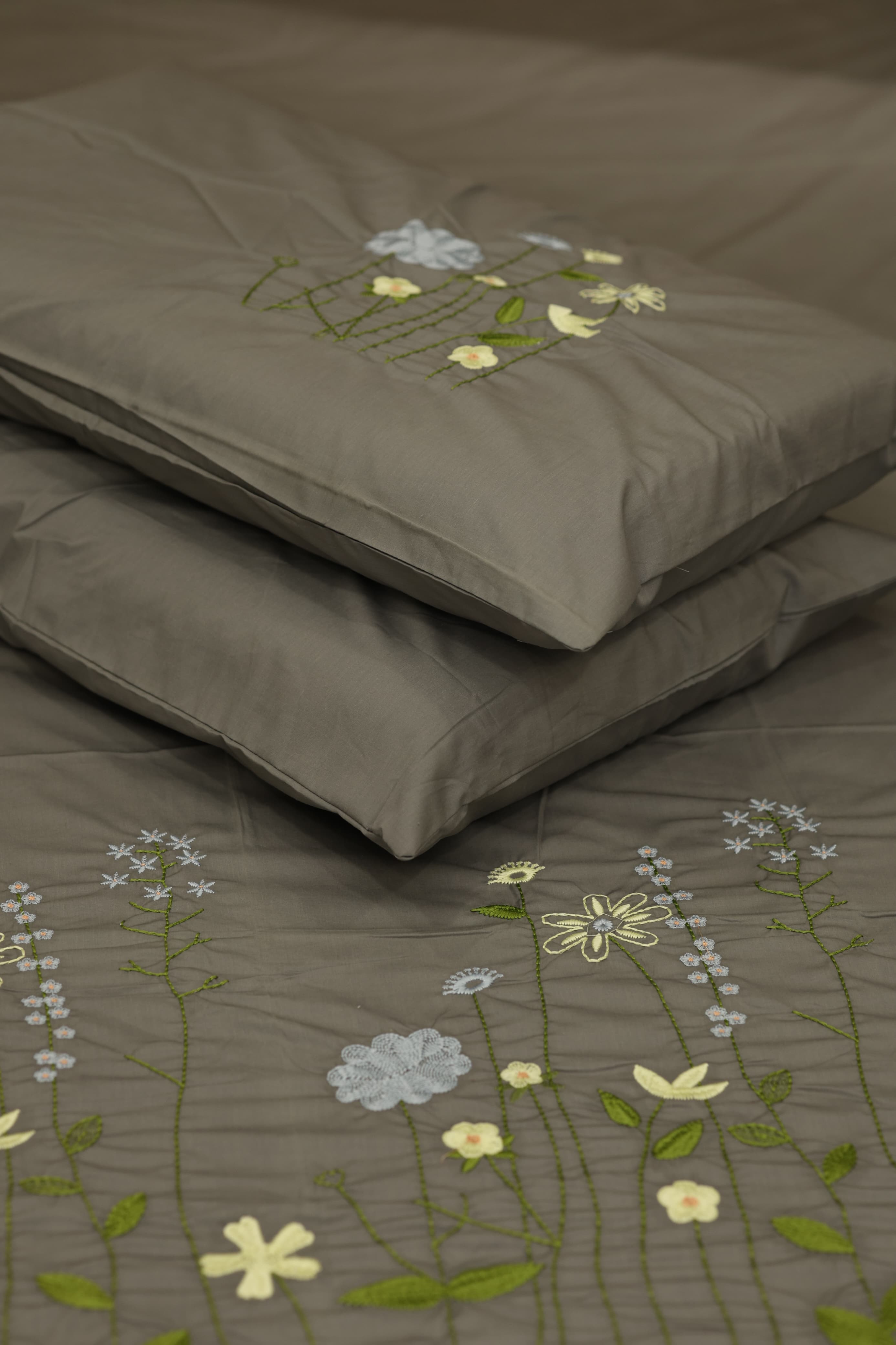 Premium Machine Embroidery Soft Cotton Queen Bedsheet Set - Grey