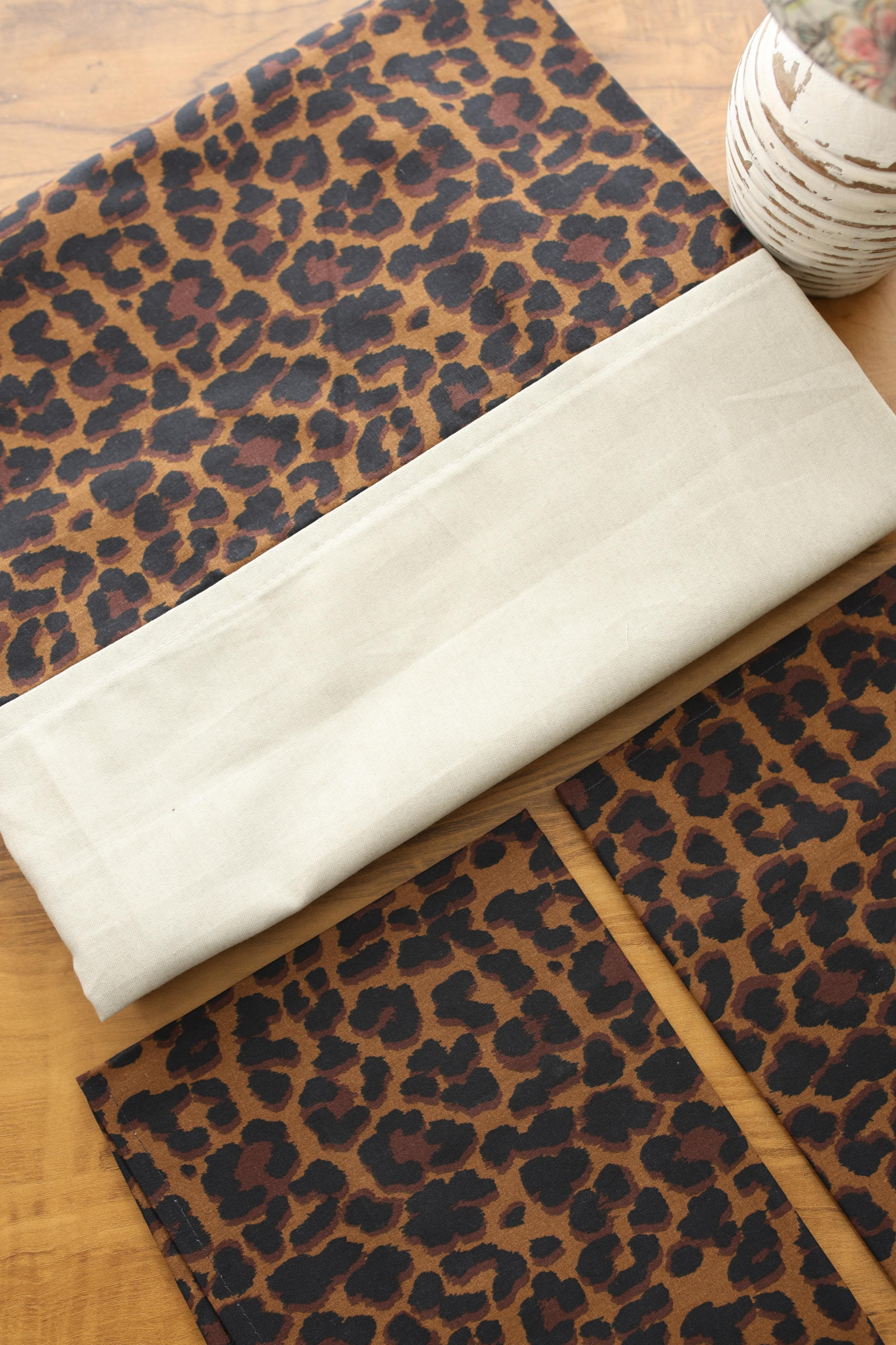 Bedsheets - Queen daily use border bedsheets