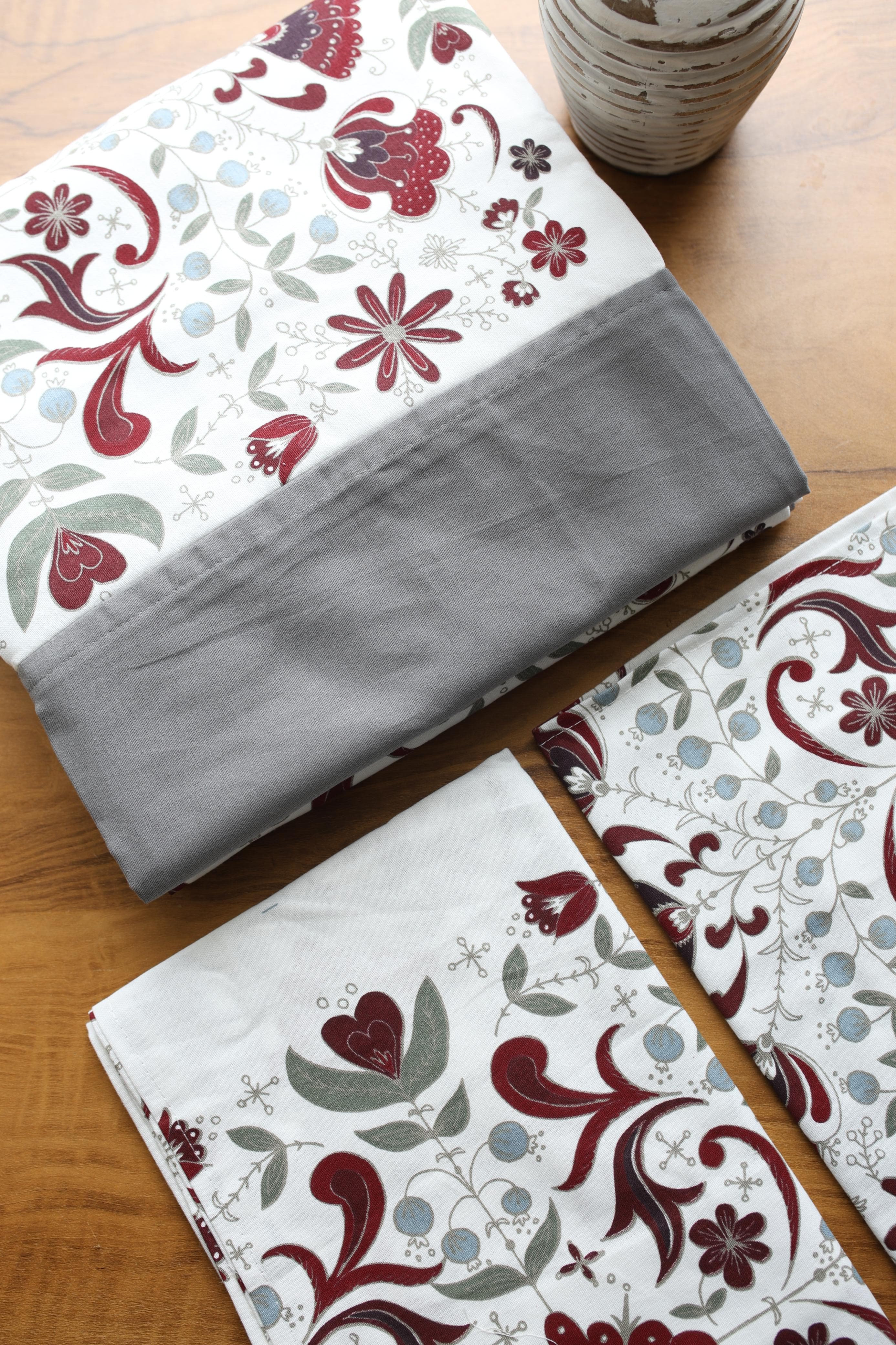 Bedsheets - King daily use border bedsheets