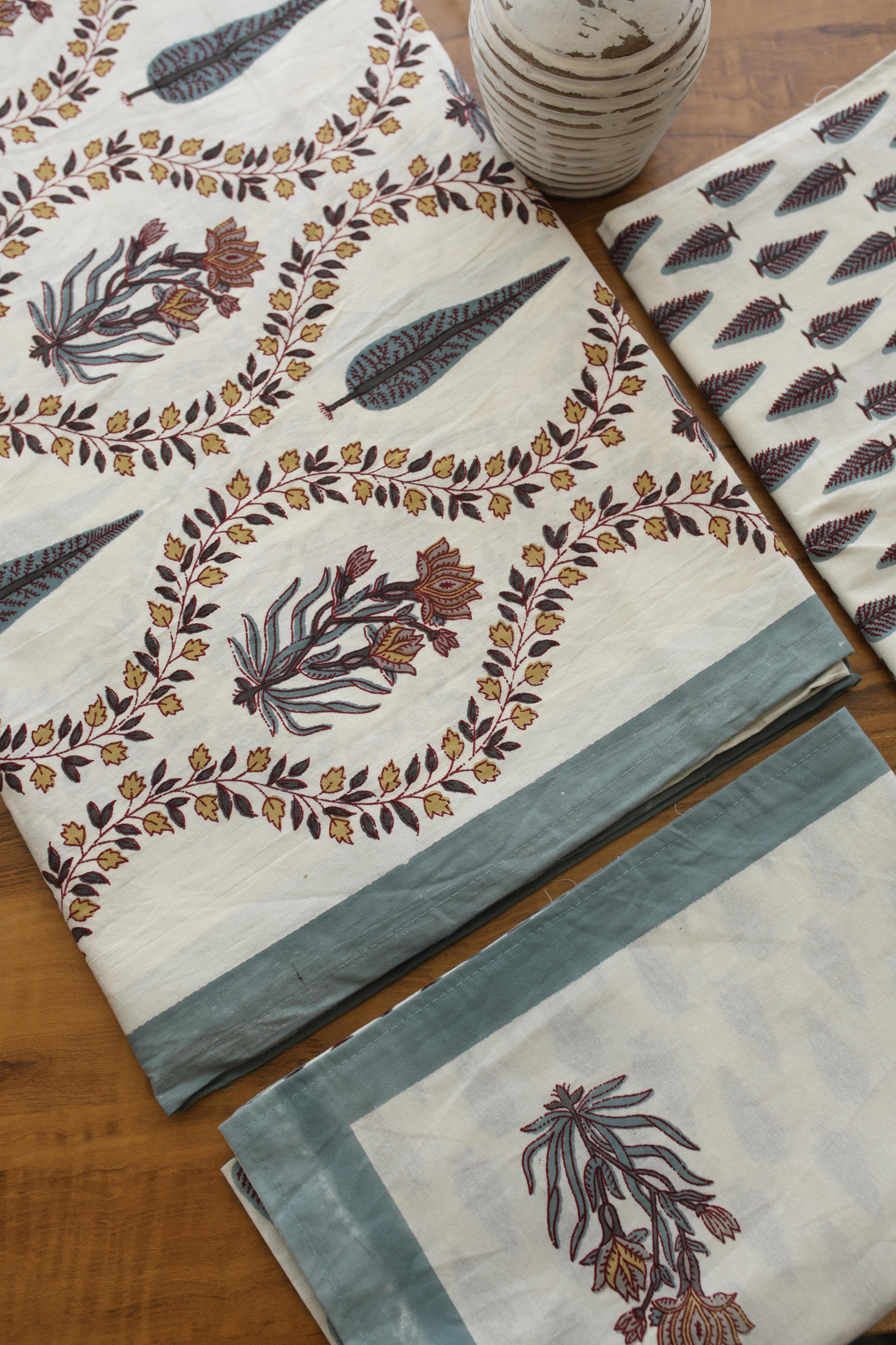 Bedsheets - Handblock queen rajwada print bedsheets