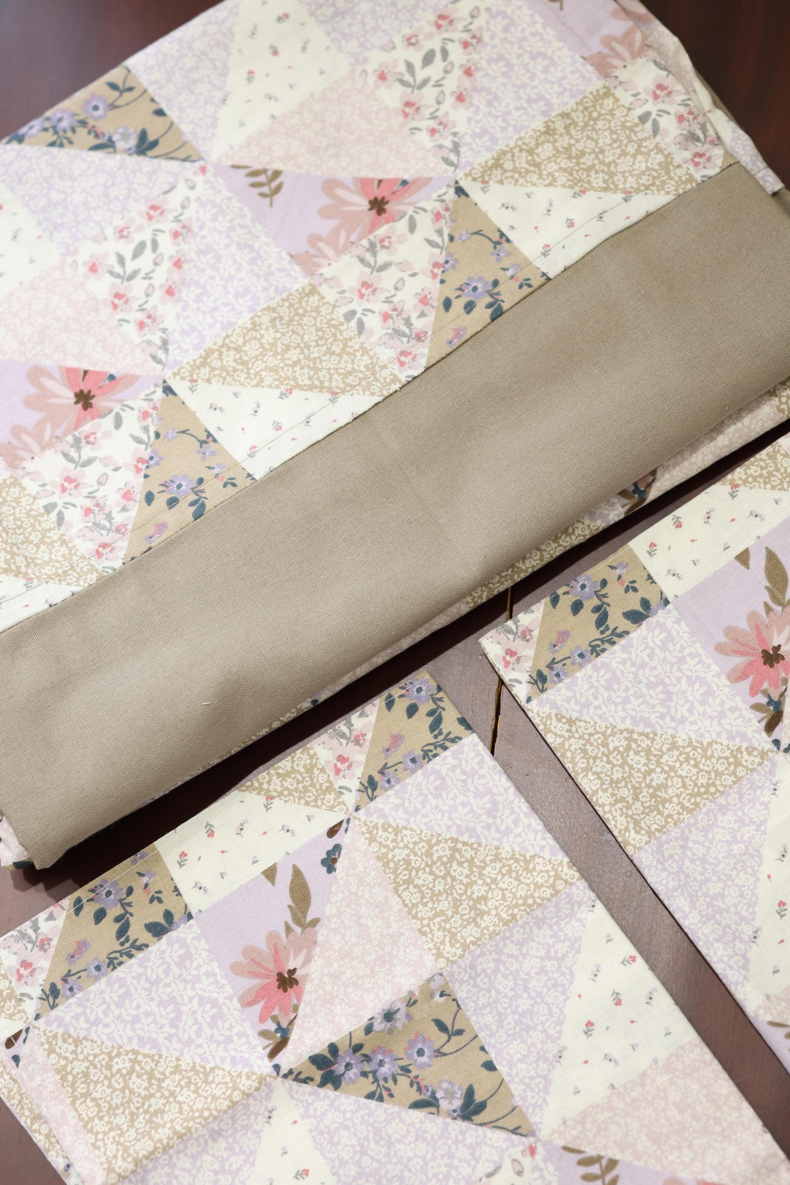 Bedsheets - Queen daily use border bedsheets