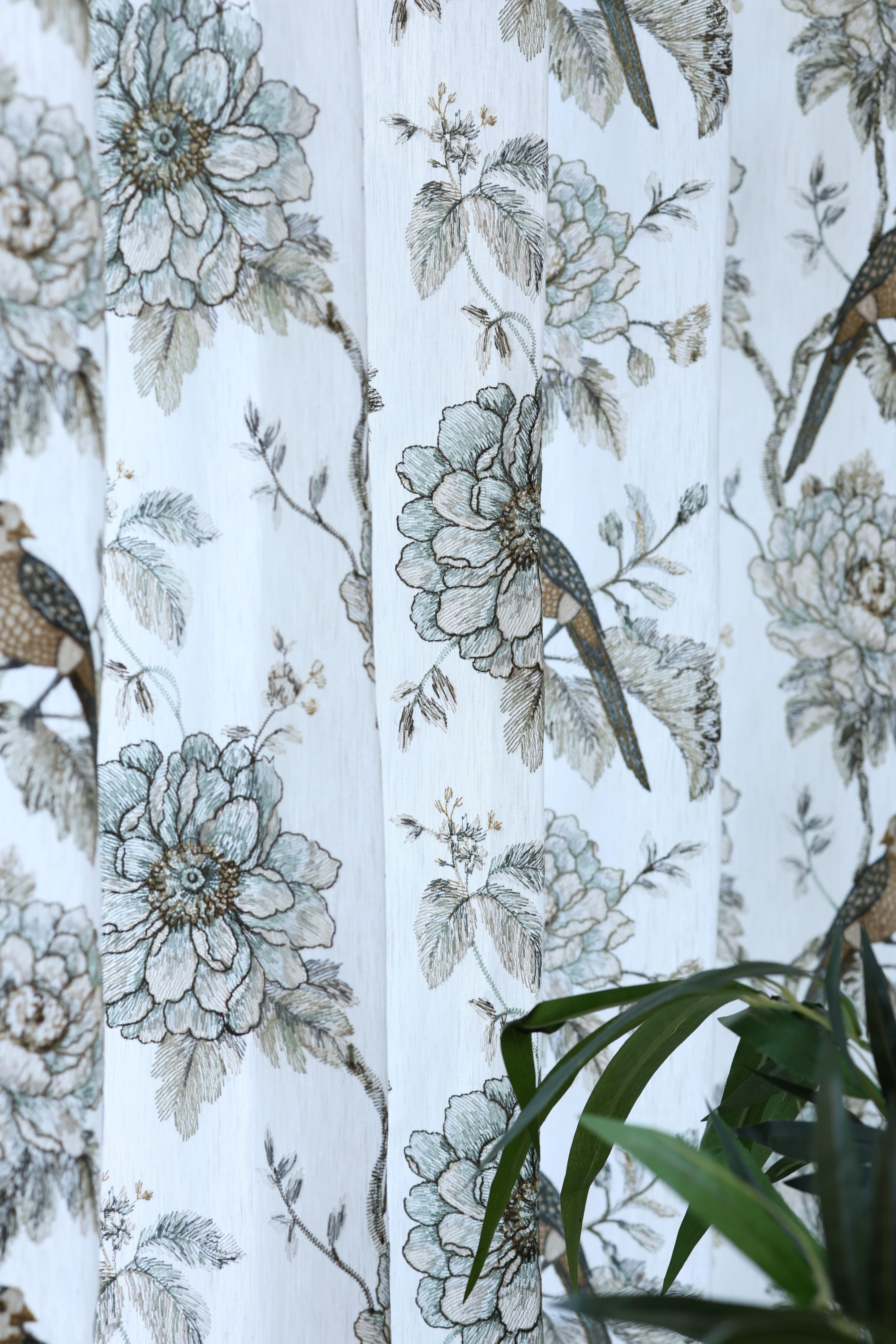 Curtains:Premium embroidery opaque curtains