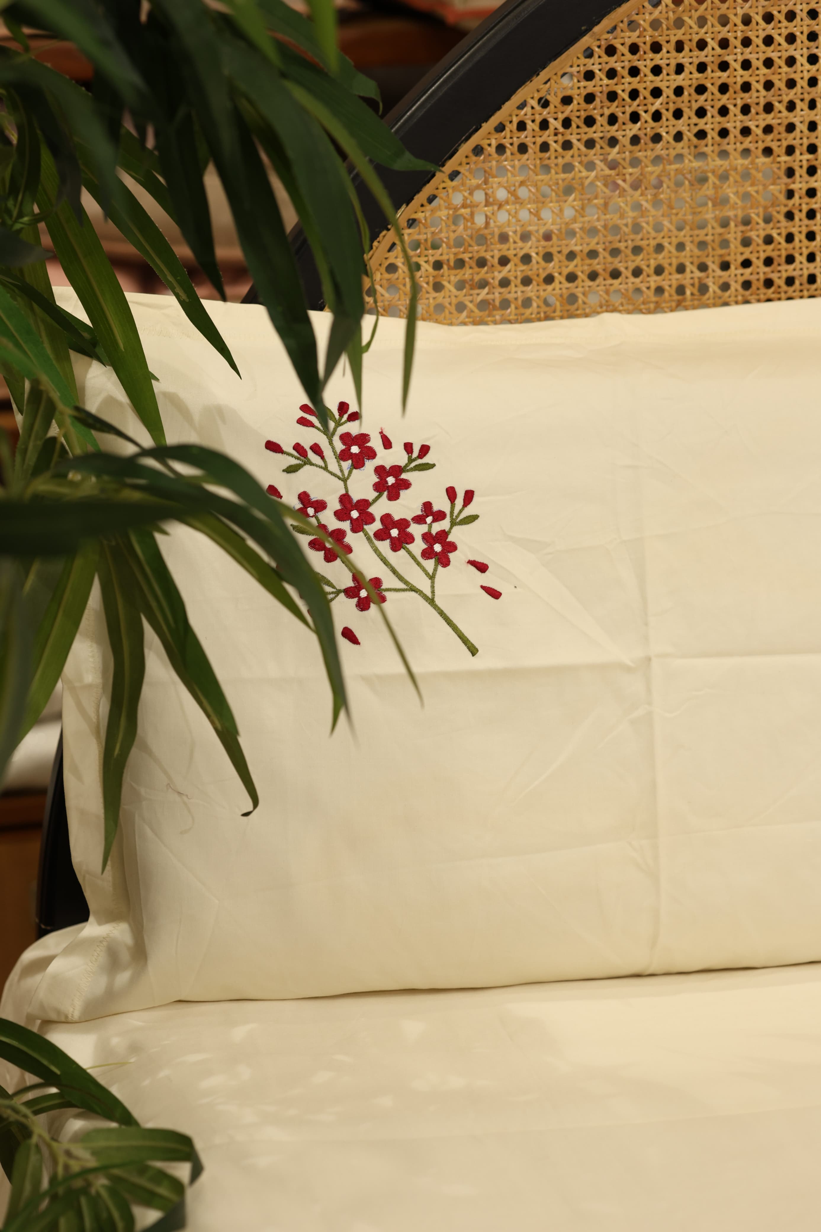 Bedsheets - King Premium Machine embroidery bedsheets MEK