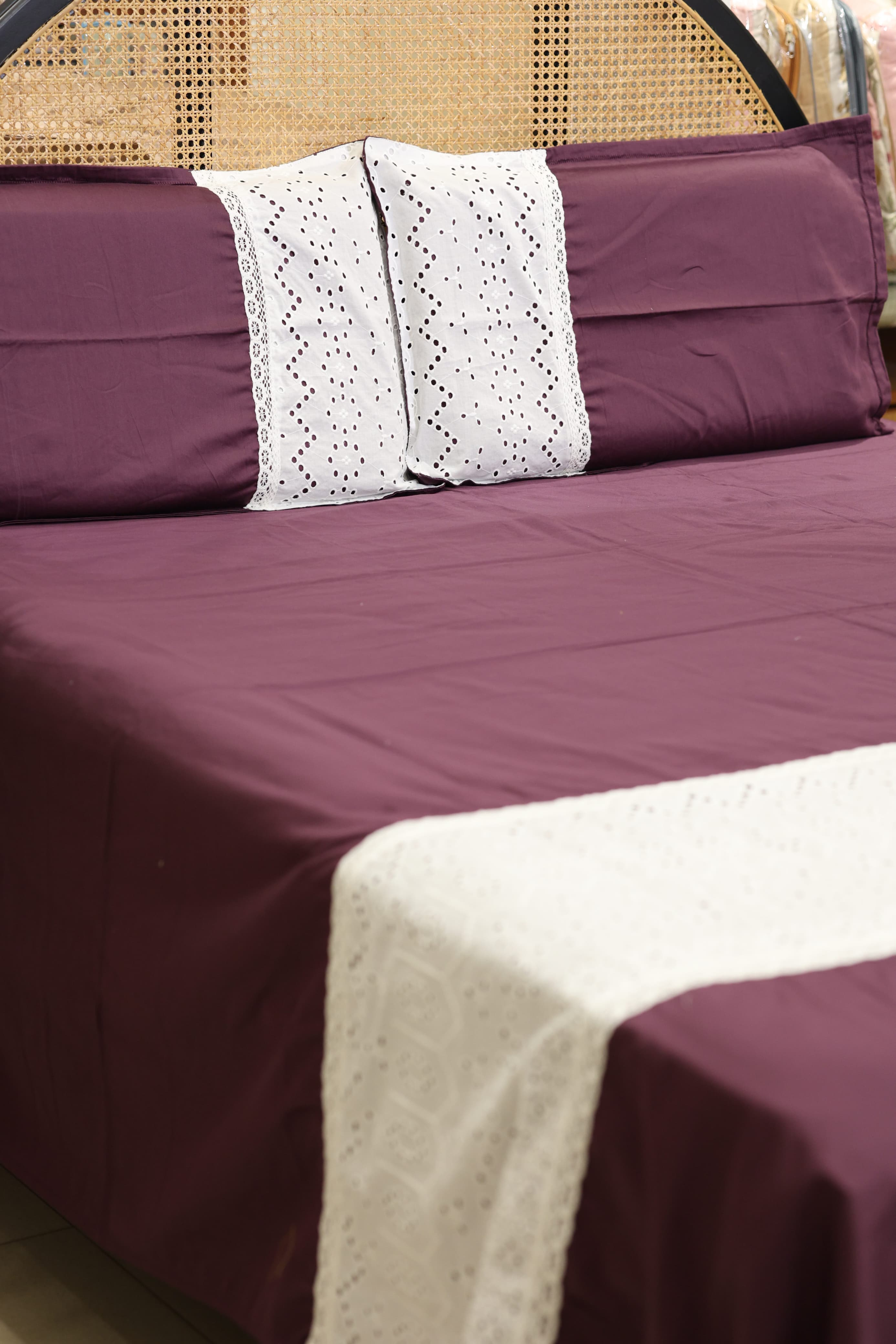 Bedsheets - Premium designer king bedsheets dd lace