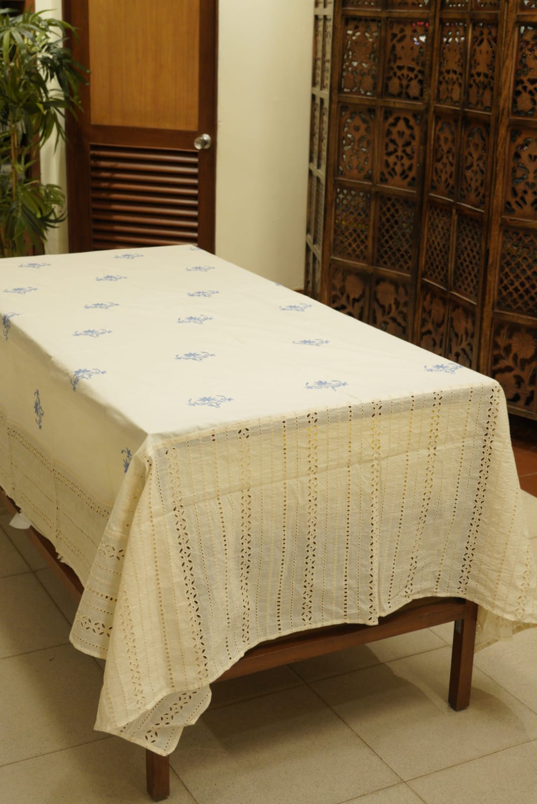 Table cloth -8 seater hand embroidery