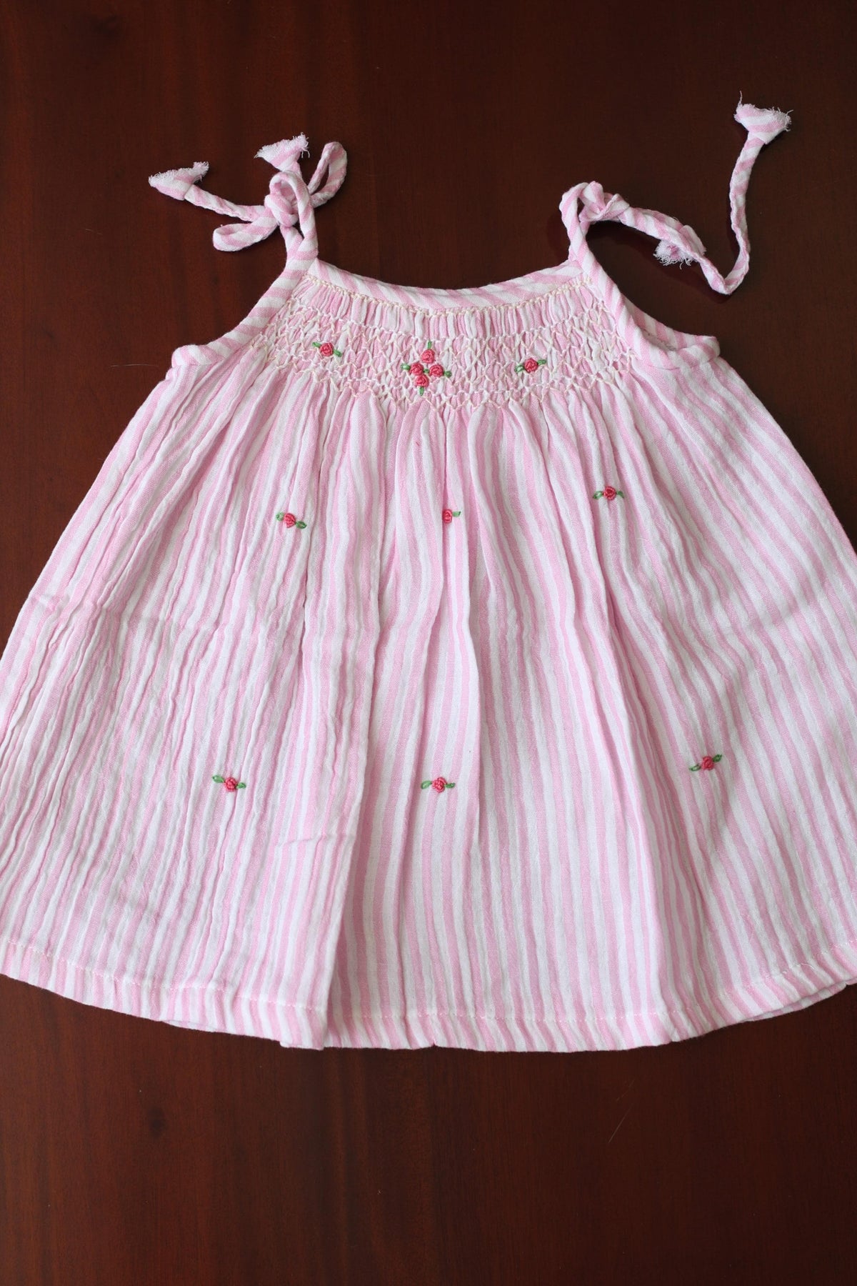 Kids smocked dress 6-10 month