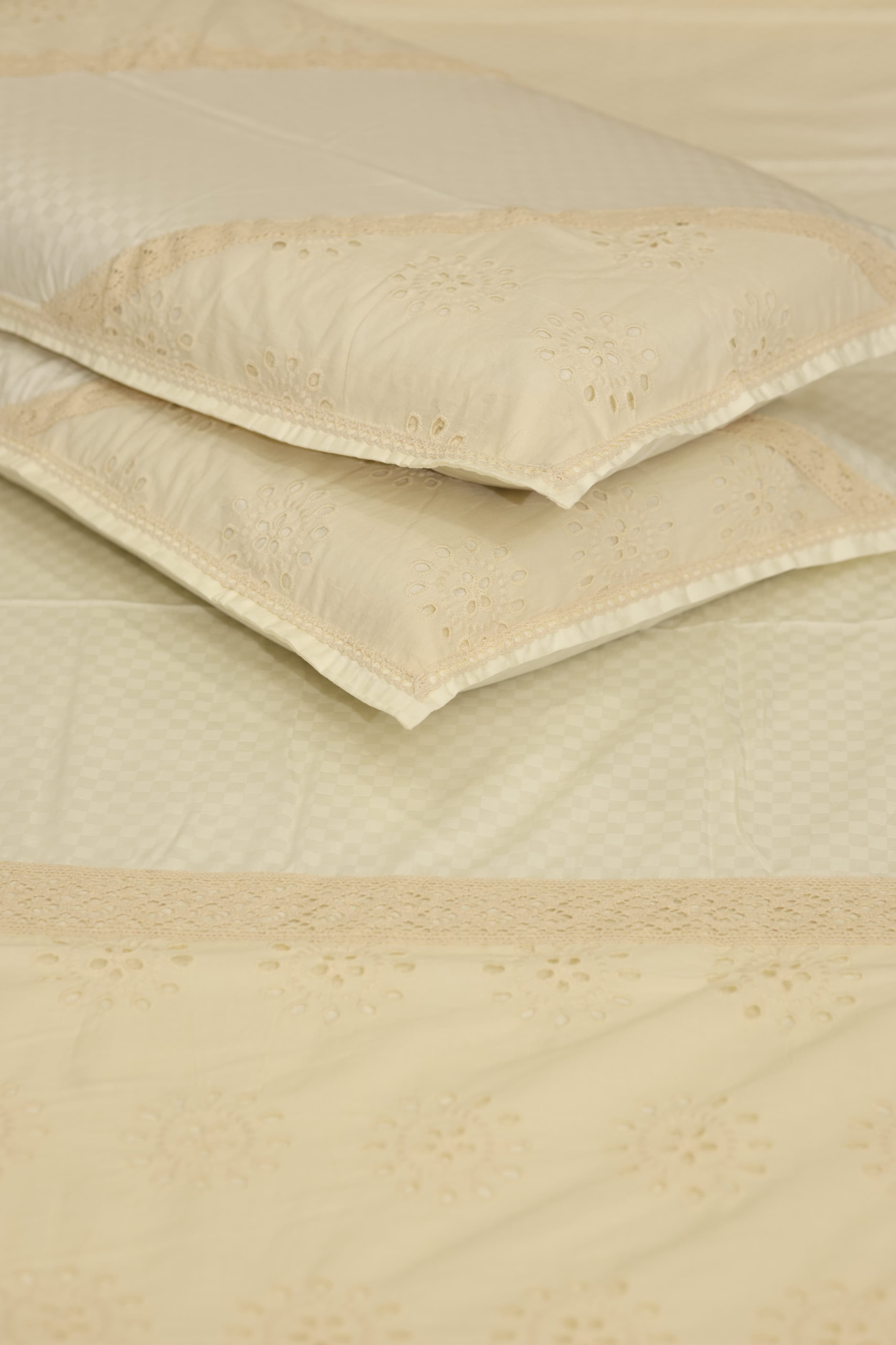 Bedsheets - Premium designer king bedsheets dd lace