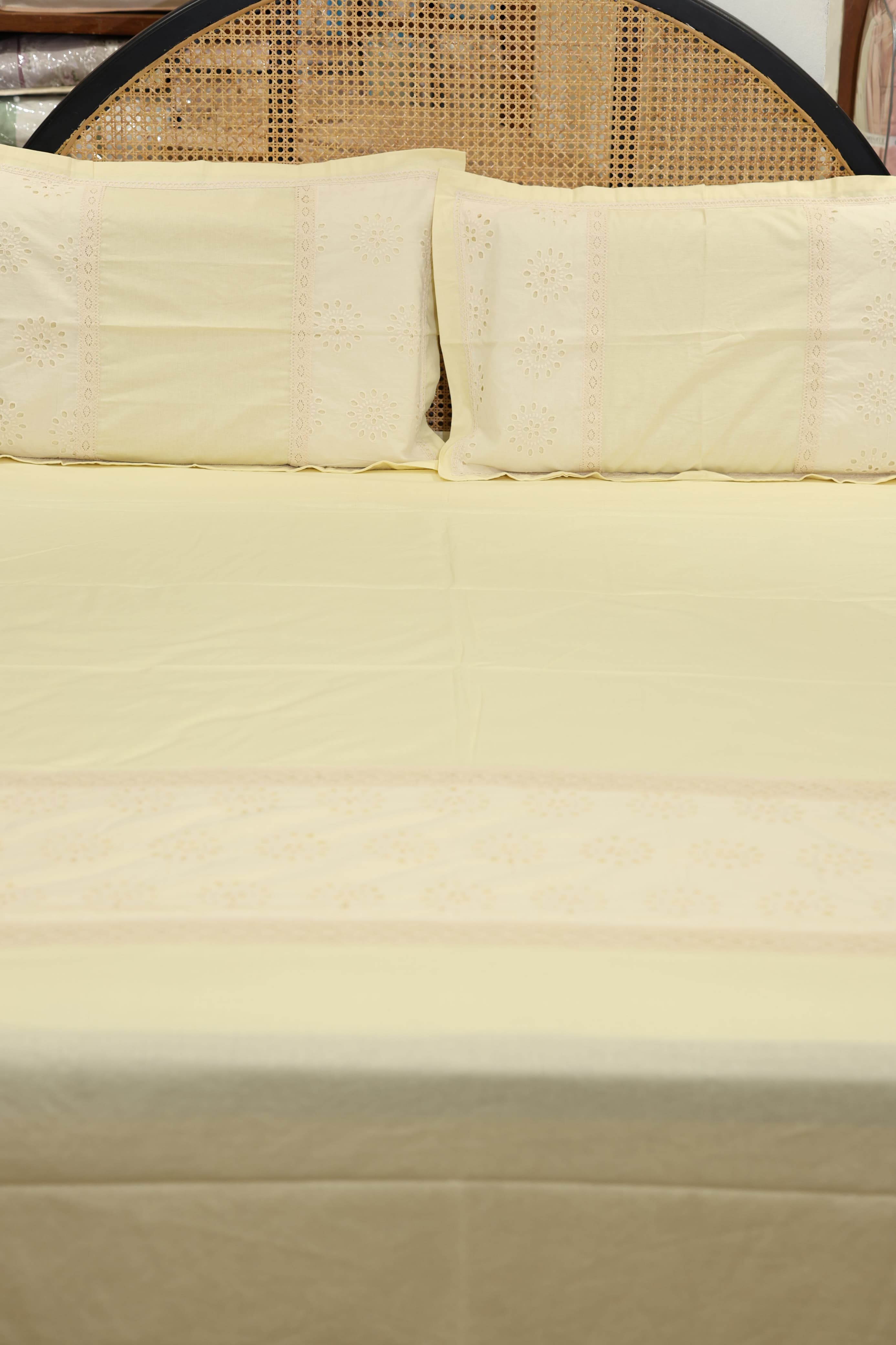 Bedsheets - Premium designer king bedsheets dd lace
