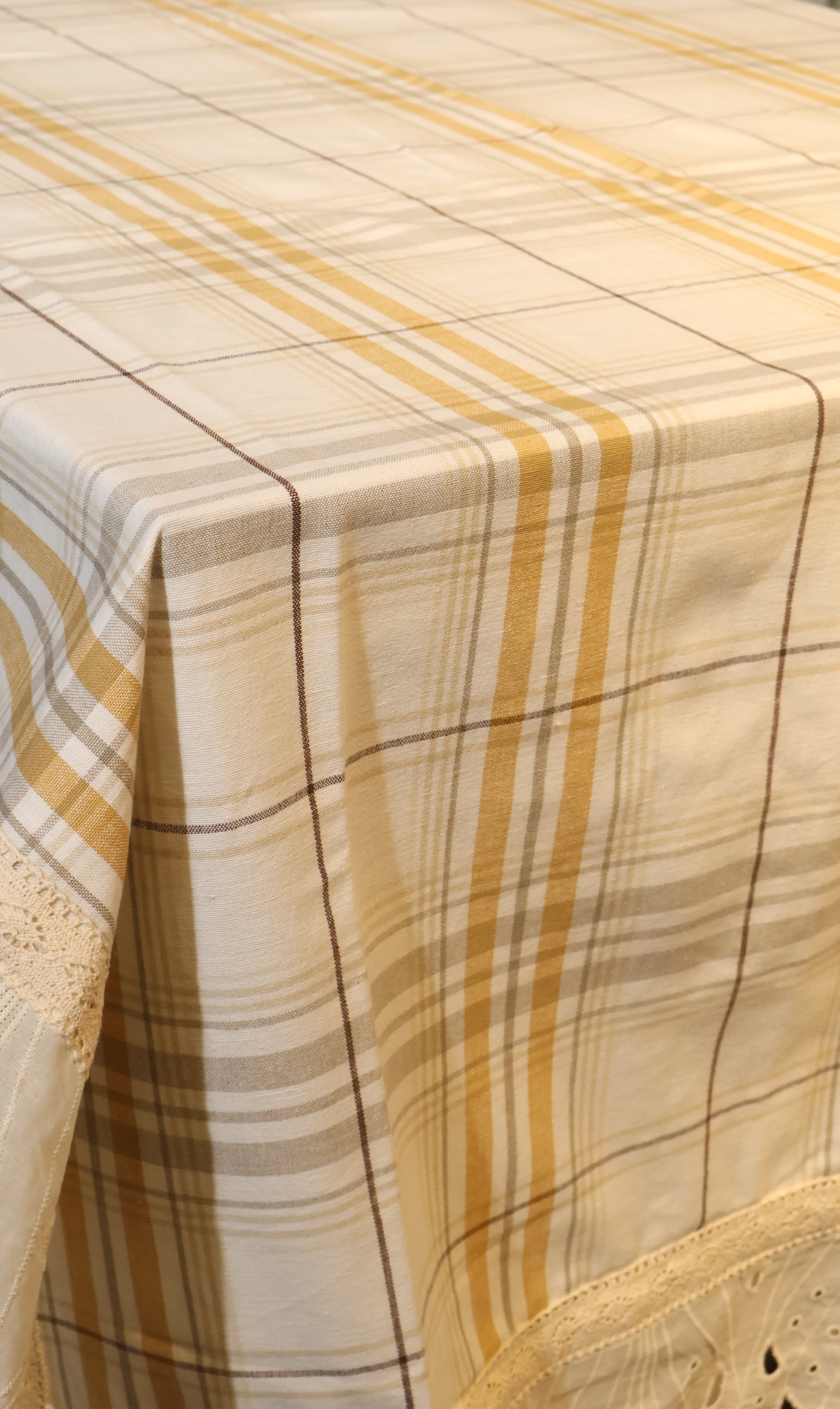 Table cloth - 6 seater(152cm * 228cm)