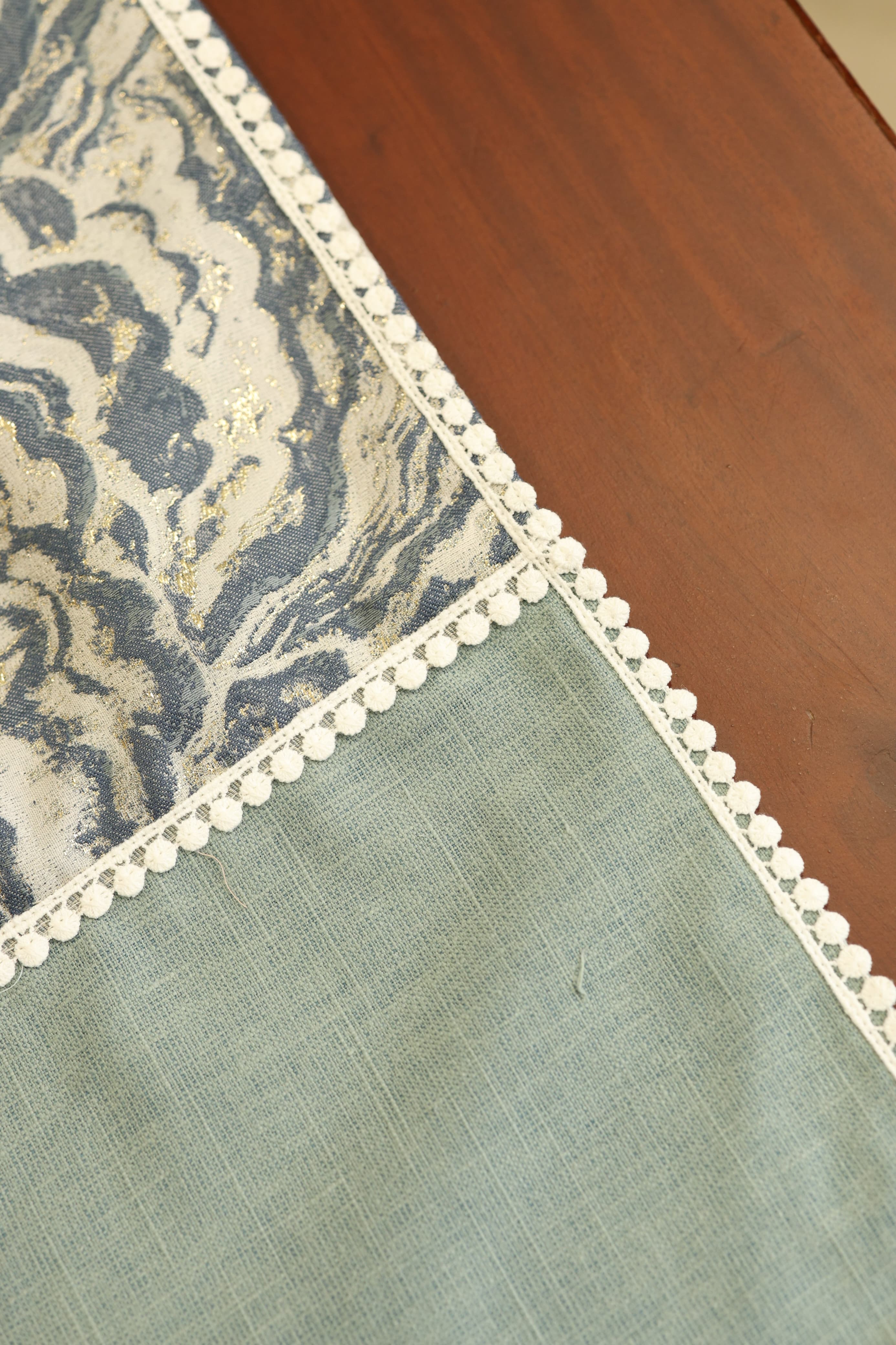 Table Runners - 8seater embroidery runner
