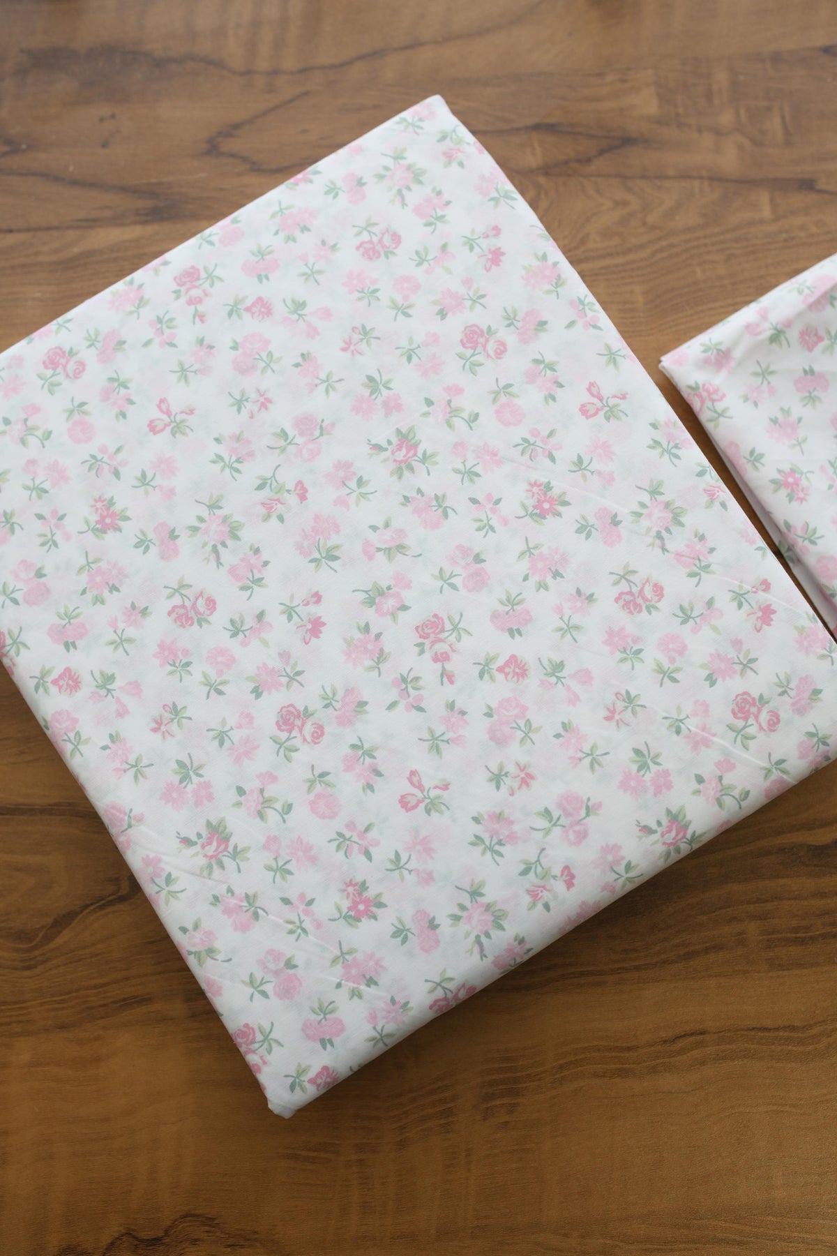 Bedsheets - King soft cotton floral bedsheets Vintana
