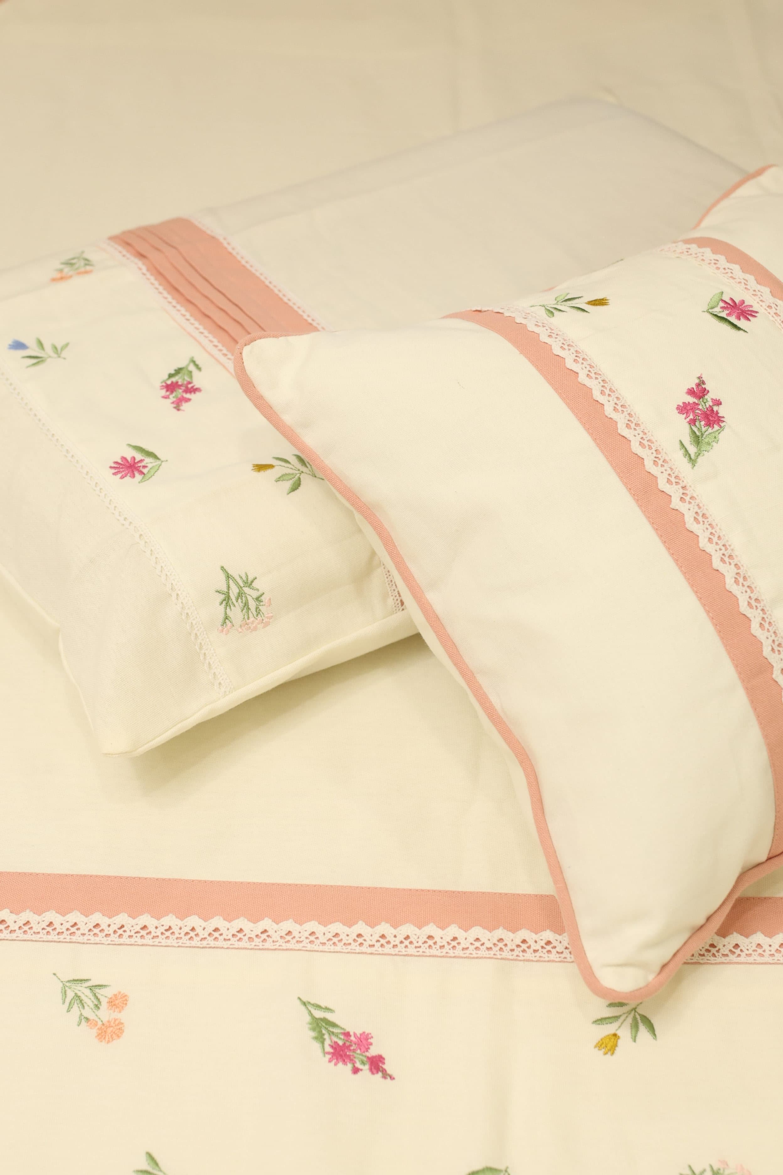 Bedsheets - Queen premium Machine Embroidery Bedsheet multi