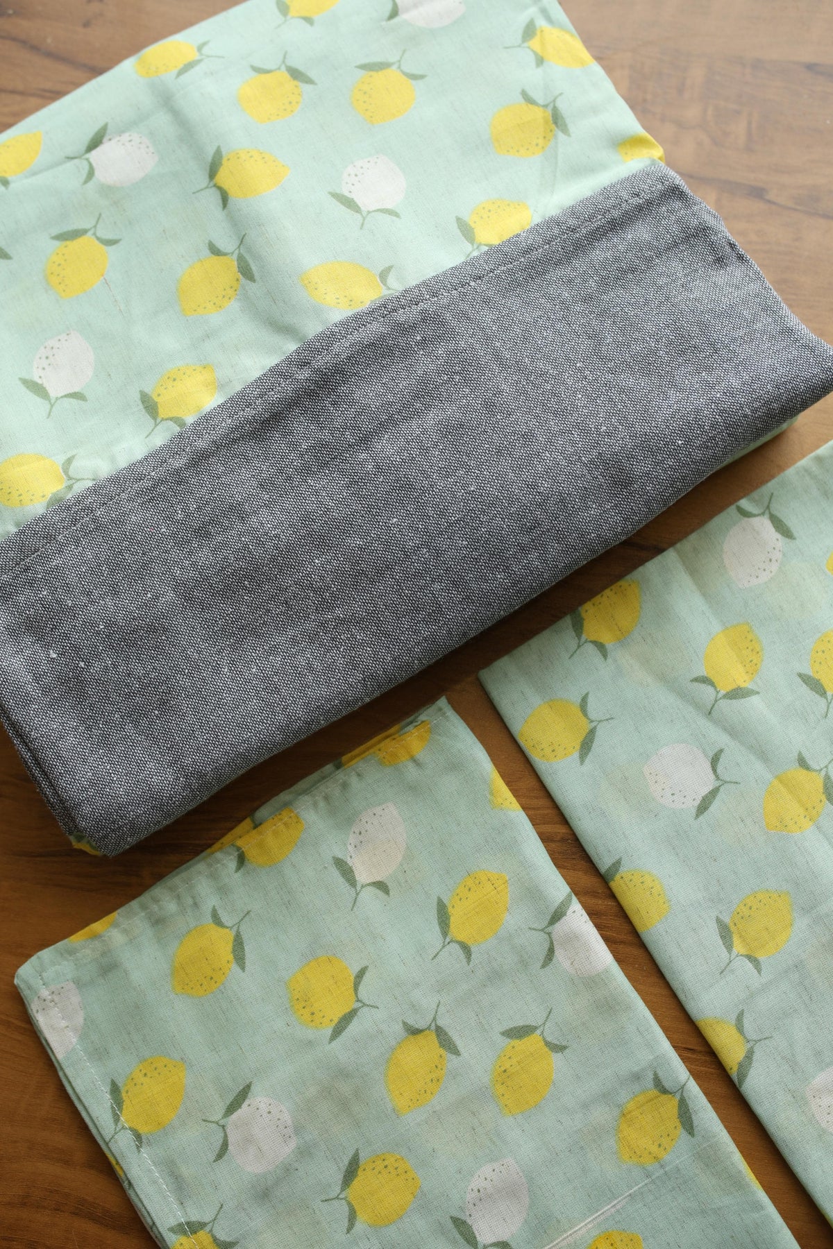 Bedsheets - King daily use border bedsheets