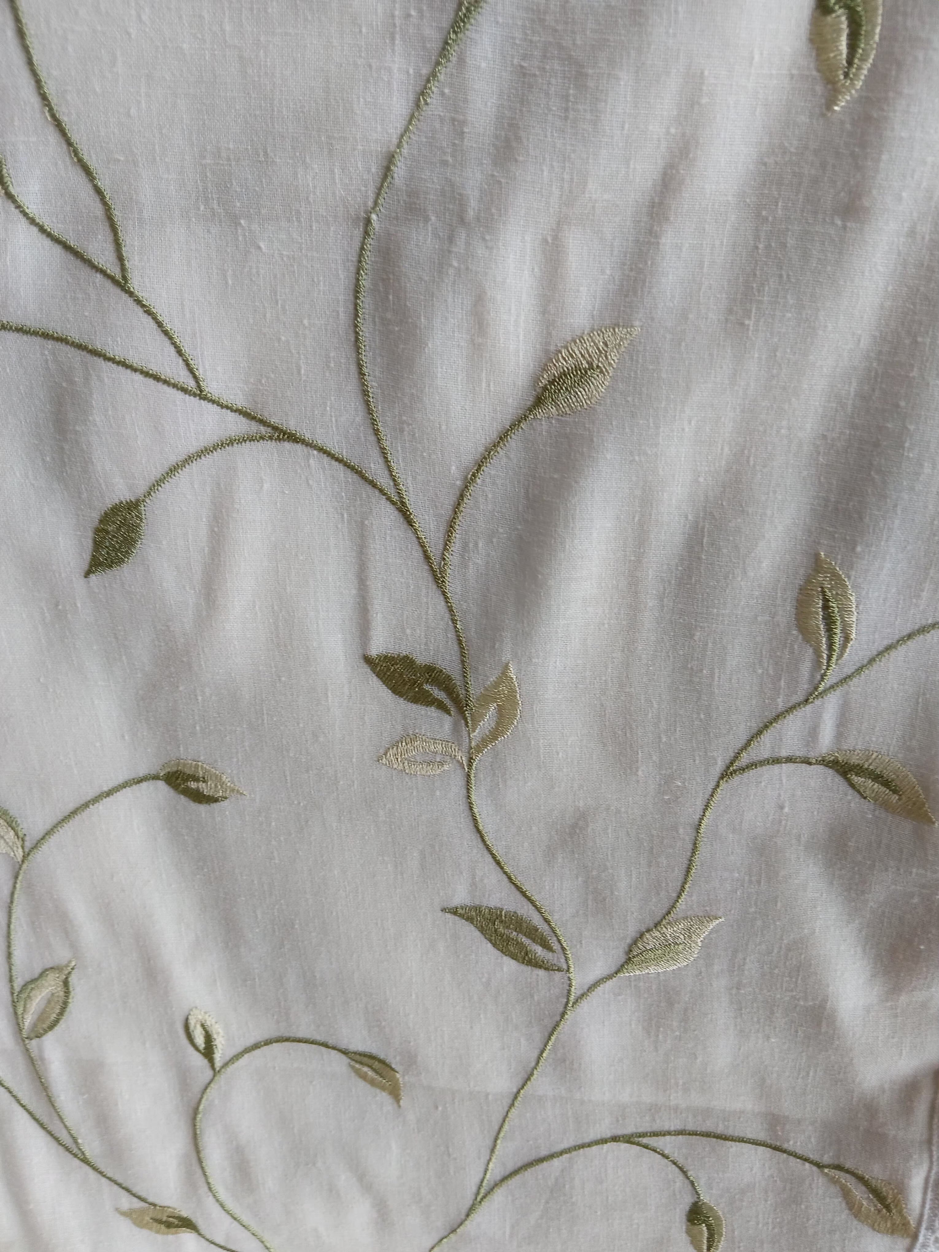Table runners-8 seater (Embroidery)